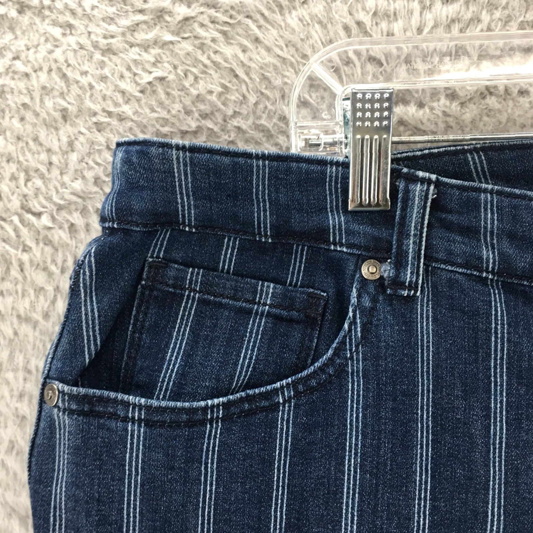 Vintage Style&co Slim Ankle Jeans Womens 16 Blue Striped Denim Zip Fly 5-Pocket Design Jeans Womens 16 Blue Striped Denim Zip Fly 5-Pocket Style&co Size 38" / US 16 / IT 52 - 3 Thumbnail