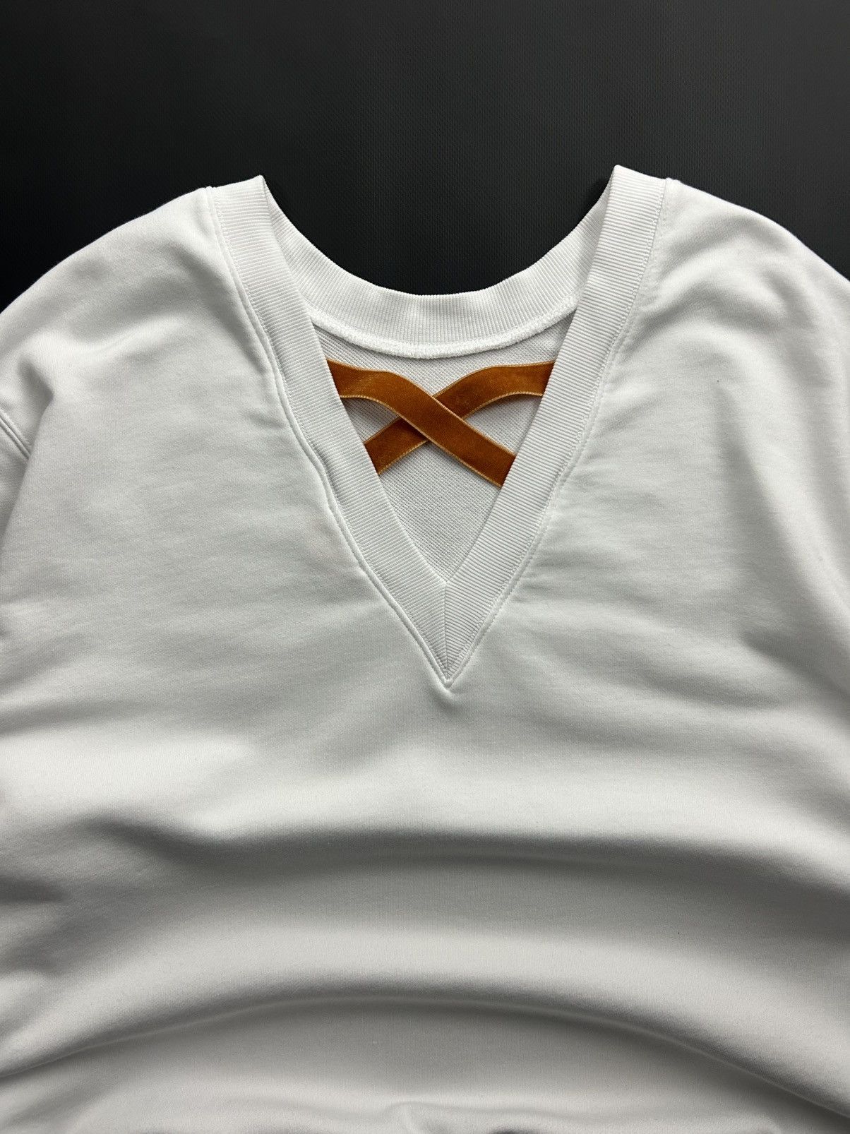 Onitsuka Tiger Rare Japanese Onitsuka Tiger White V-Neck Women’s Sweatshirt Size S / US 4 / IT 40 - 4 Thumbnail