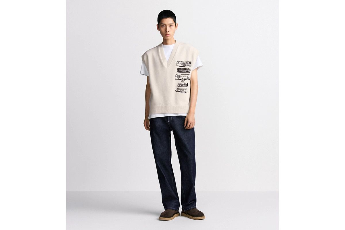 Dior o1bcso1str0326 Archives Labels Sweater Vest in White Size US S / EU 44-46 / 1 - 4 Thumbnail