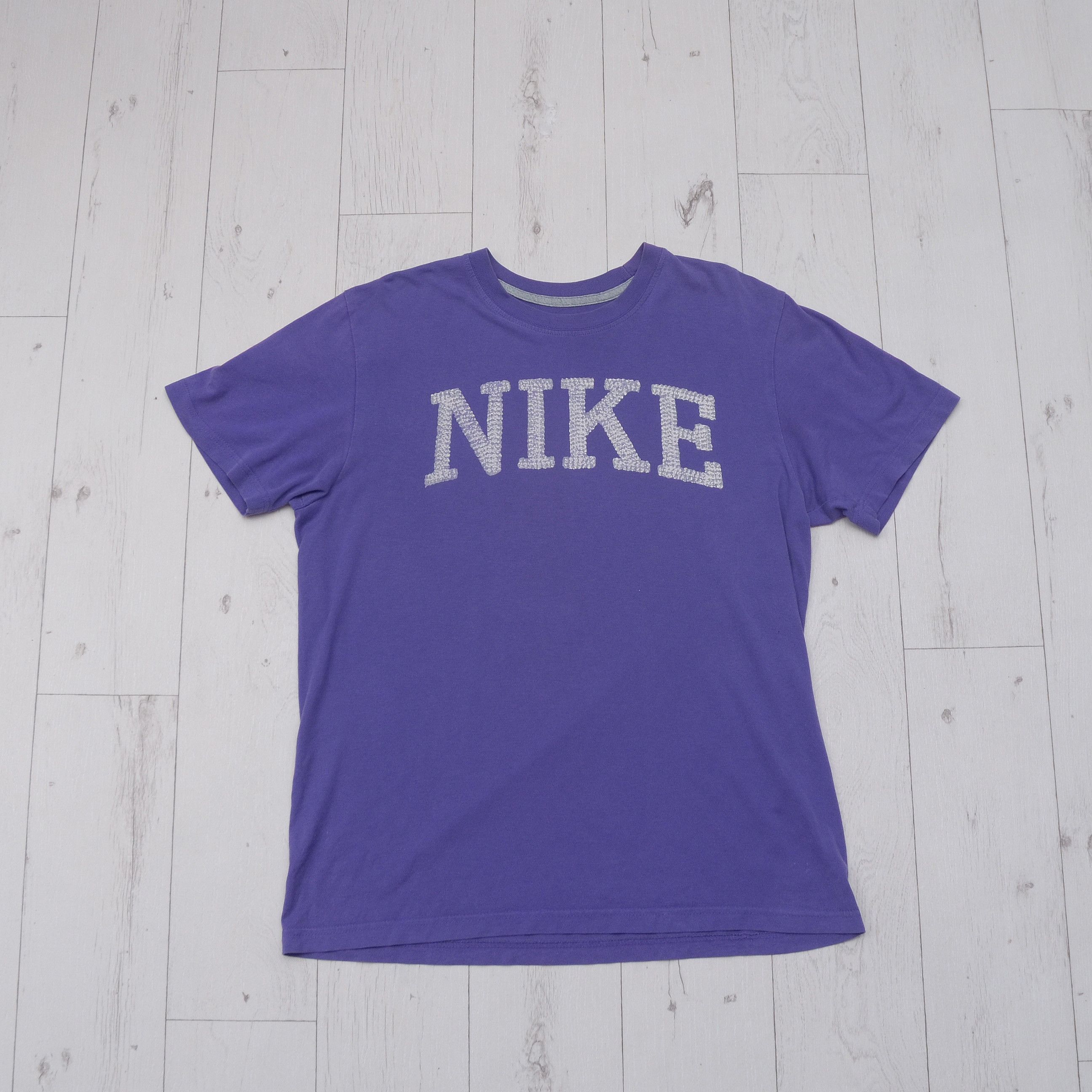 Nike × Vintage Vintage Nike Big Logo Swosh Purple T-shirt Tee size M Y2K Size US M / EU 48-50 / 2 - 1 Thumbnail