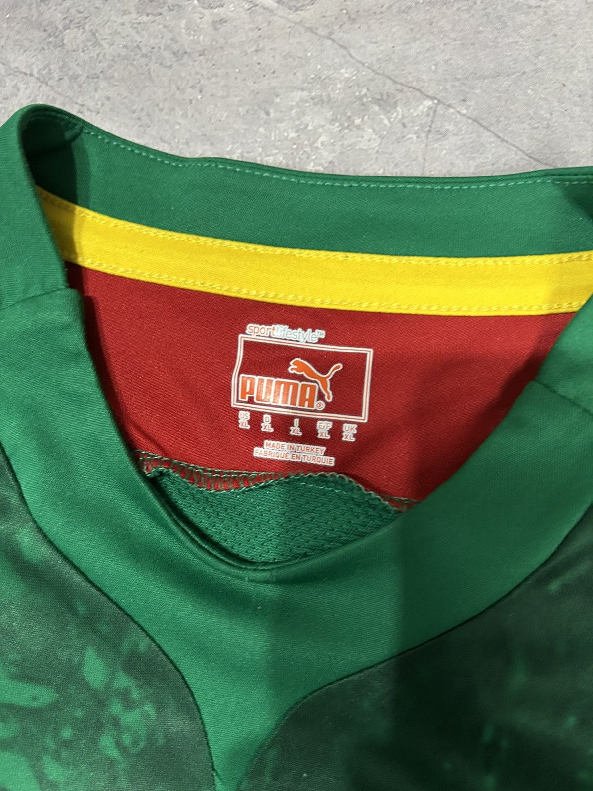 Puma Cameroon 2012-2013 Home Football Shirt Soccer Jersey Puma Size US XL / EU 56 / 4 - 8 Thumbnail