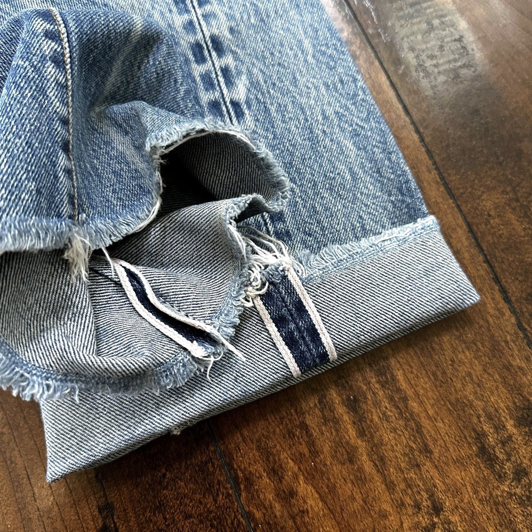 Levi's VINTAGE Levi's 501 XX Jeans 27x36 Blue Distressed 80s USA Mens Size US 27 - 4 Thumbnail