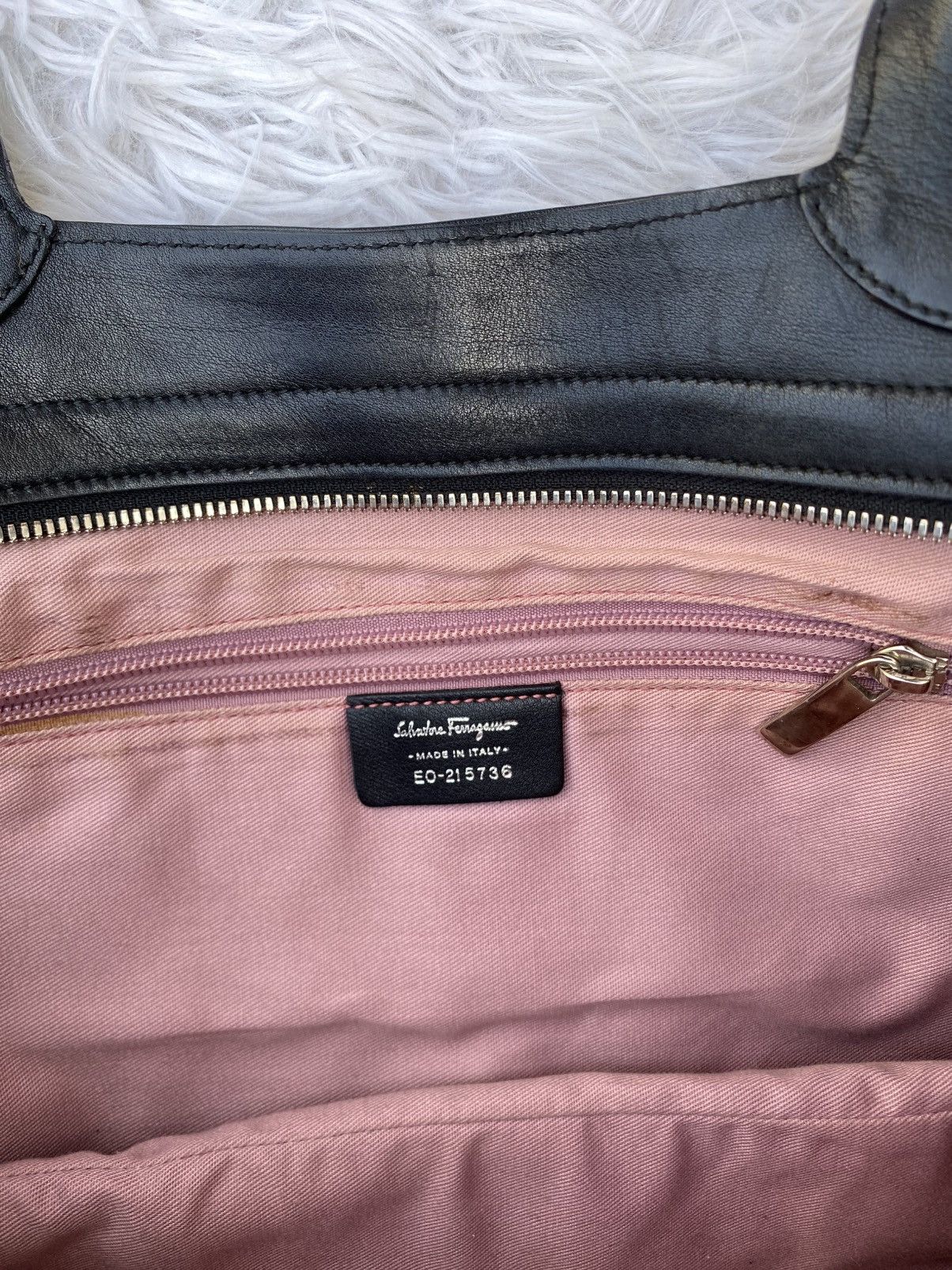 Salvatore Ferragamo Rare Salvatore Ferragamo Gancini Motif Out Pocket Hand Bag Size ONE SIZE - 13 Thumbnail