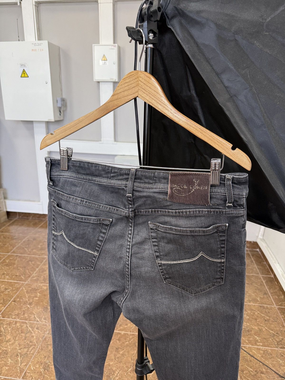 Jacob Cohen 🇮🇹 Jacob Cohen Luxury Denim Tailored Jeans 688 Made in Italy Size US 35 - 1 Thumbnail