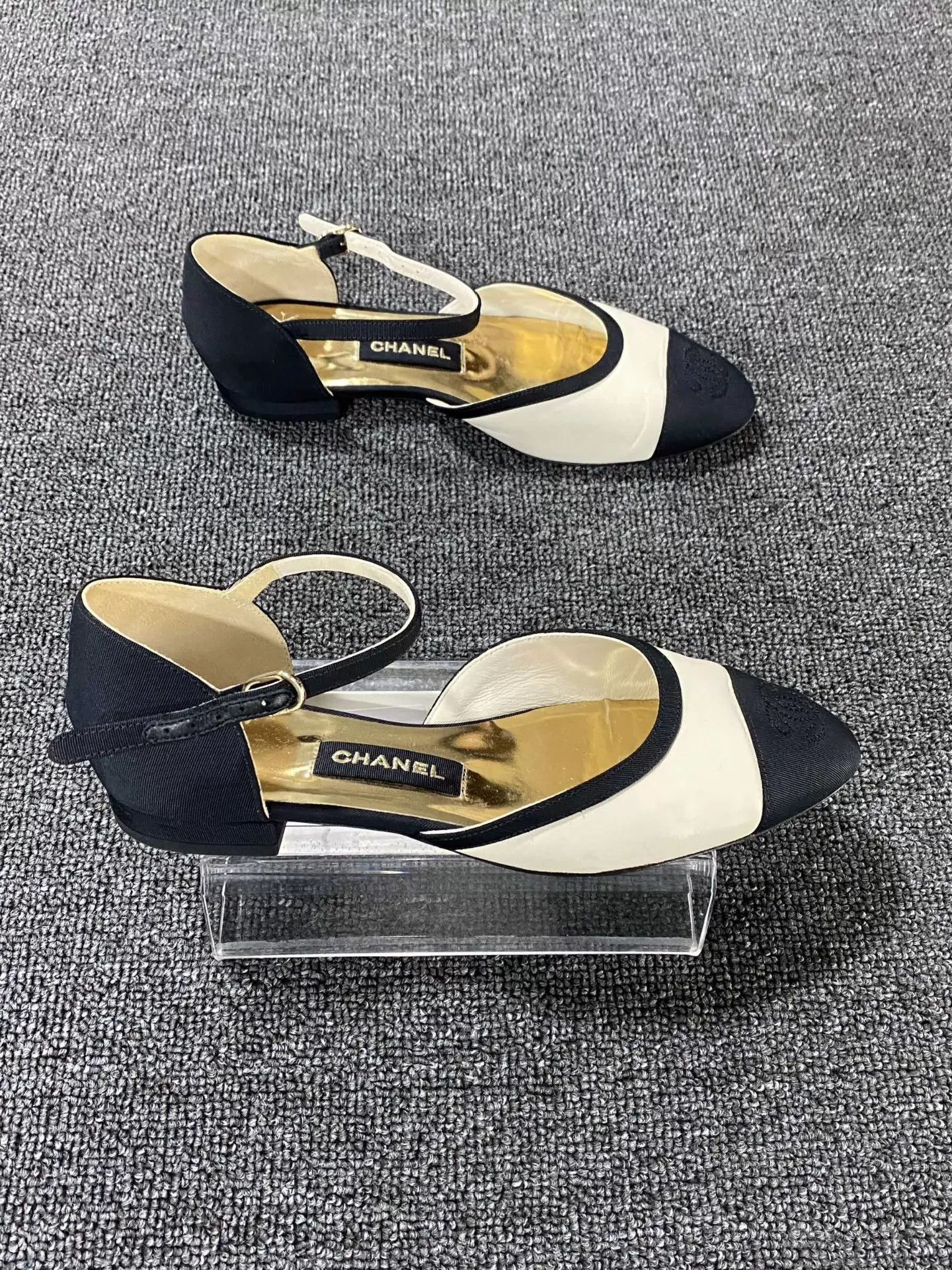 Chanel Chanel Black & White Color Blocked Ballet Flats 36 Size US 5.5 / IT 35.5 - 3 Thumbnail