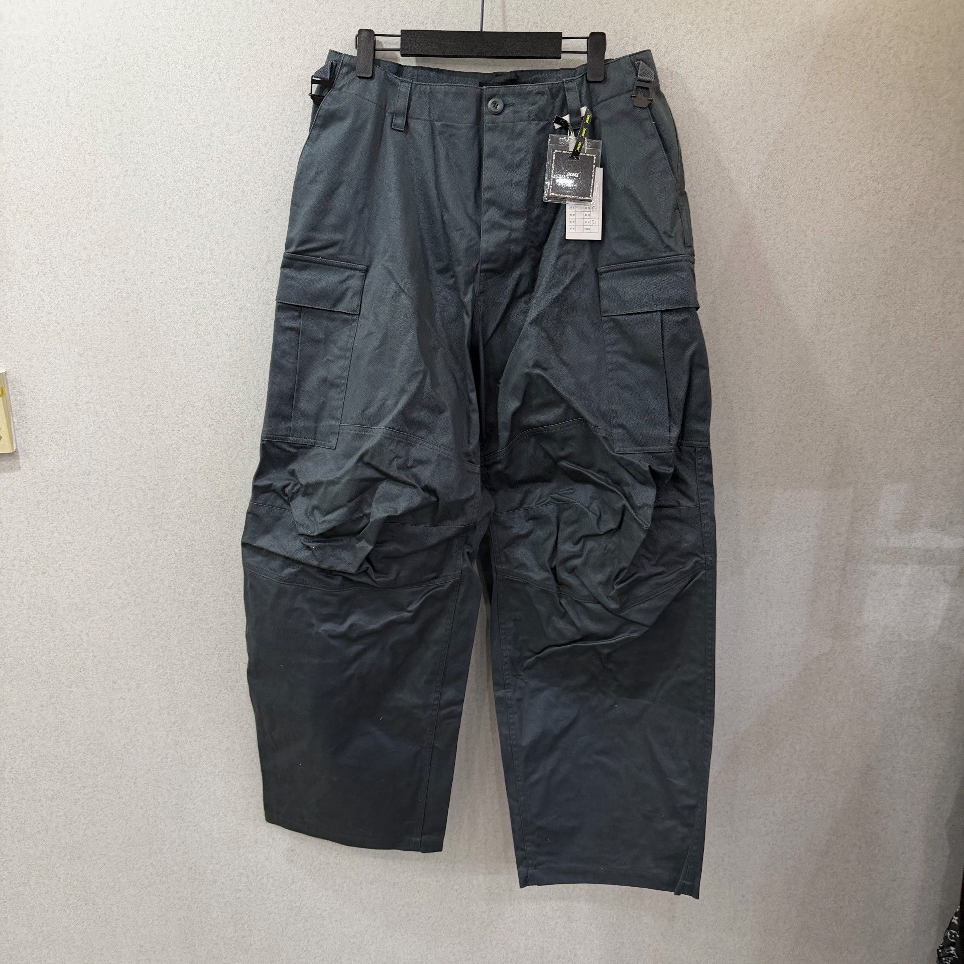 Balenciaga Balenciaga Cargo Casual Pants 32 Men Size US 32 / EU 48 - 1 Thumbnail
