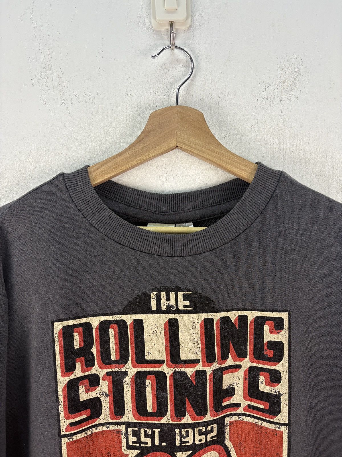 Band Tees Sun Faded The Rolling Stones Crewneck Sweatshirt Nirvana Ins Size US M / EU 48-50 / 2 - 2 Thumbnail