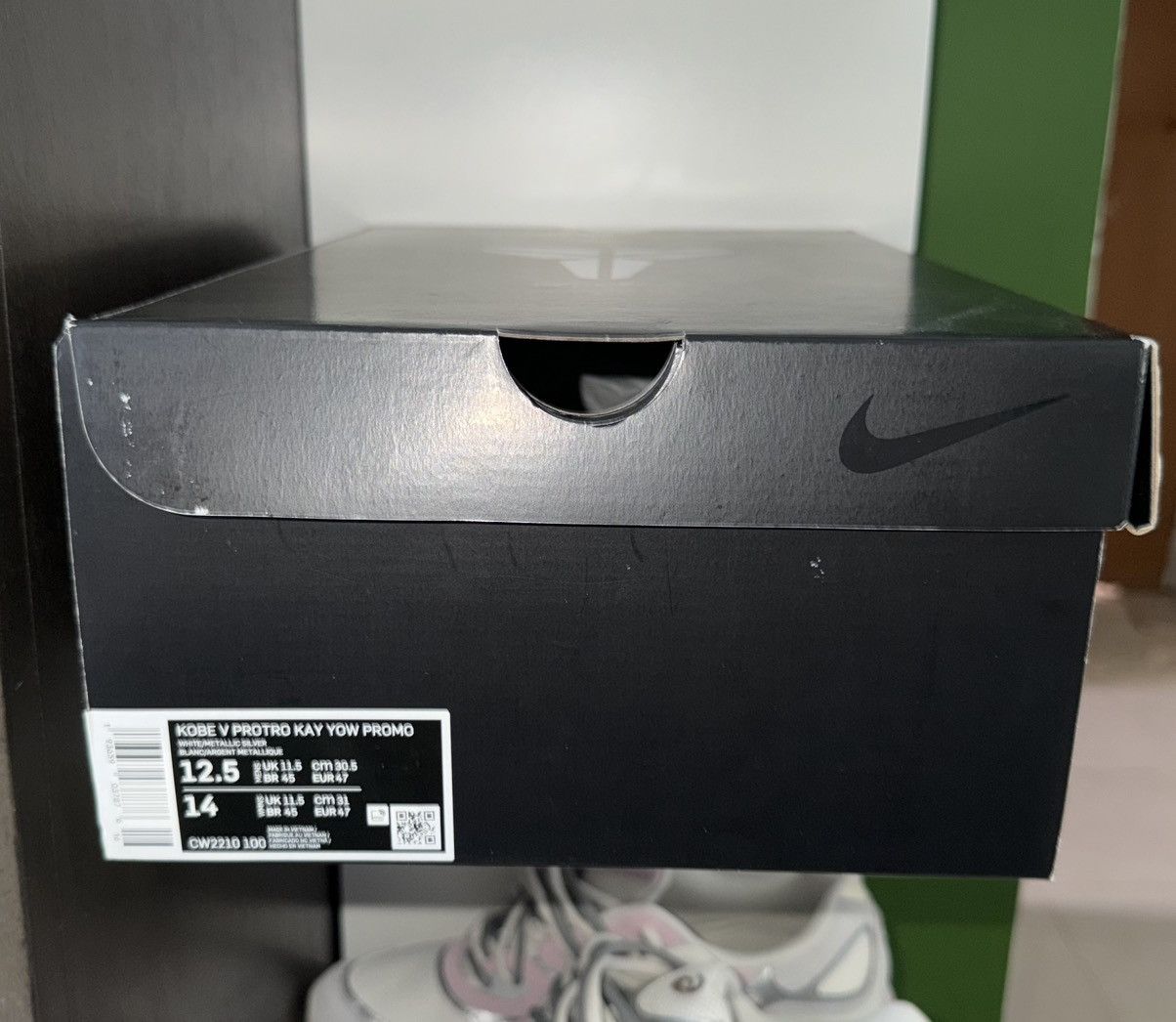 Nike Kobe 5 Kay Yow Size US 12.5 / EU 45-46 - 8 Thumbnail