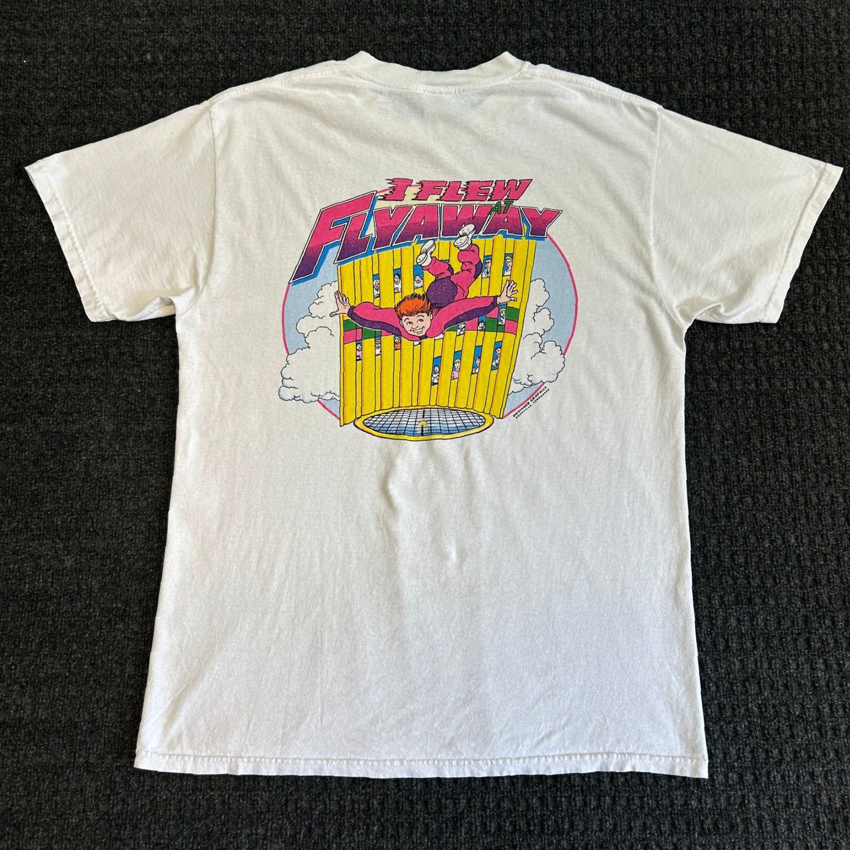Delta VINTAGE Delta Shirt Unisex Adults L White 90s Skydiving Graphic Print Logo 1990s T-Shirt Mens/Womens Size US L / EU 52-54 / 3 - 5 Thumbnail