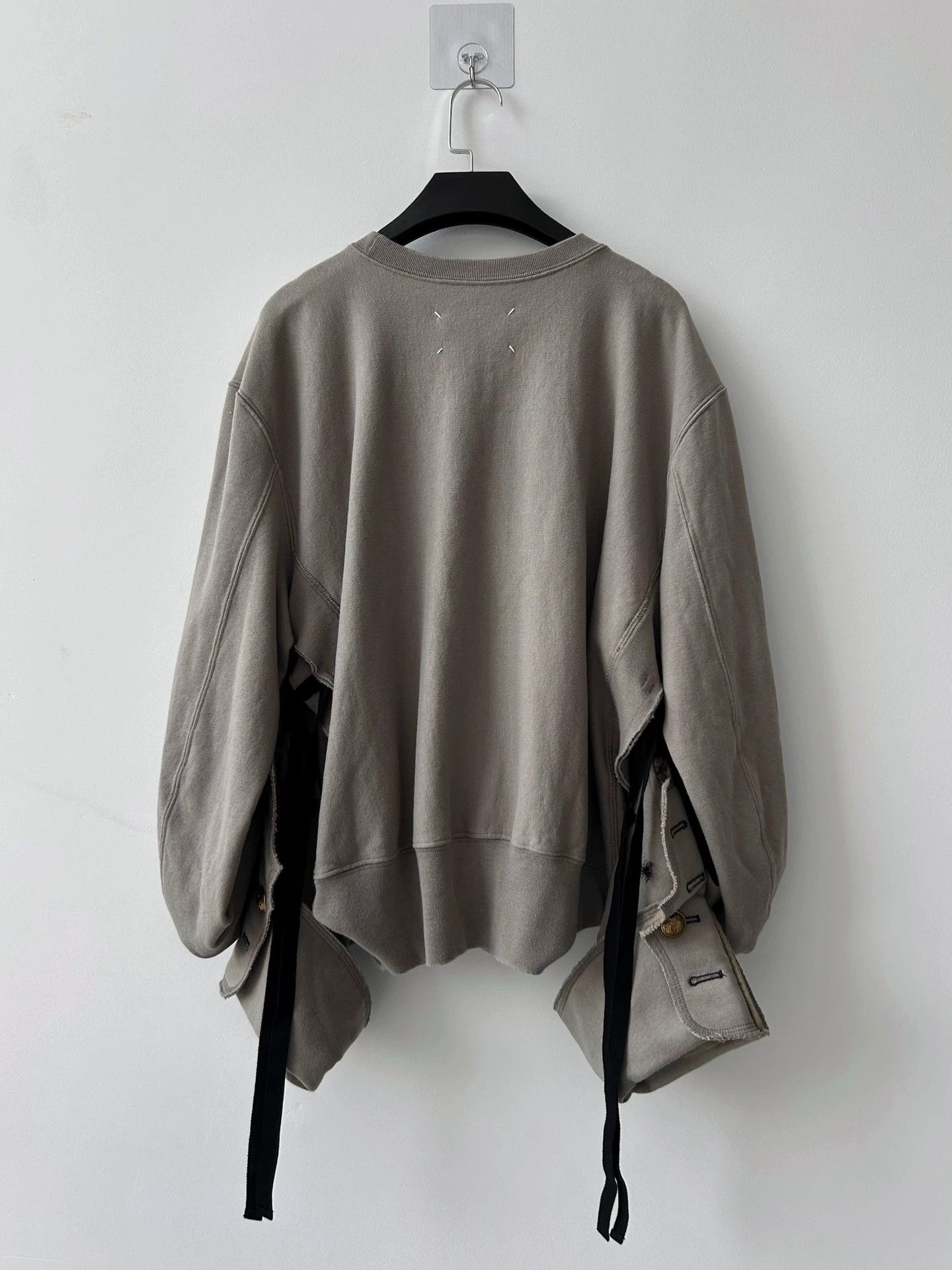 Maison Margiela Maison Margiela S/S17 Retro Print Deconstructed Sweatshirts Size XS / US 0-2 / IT 36-38 - 3 Thumbnail