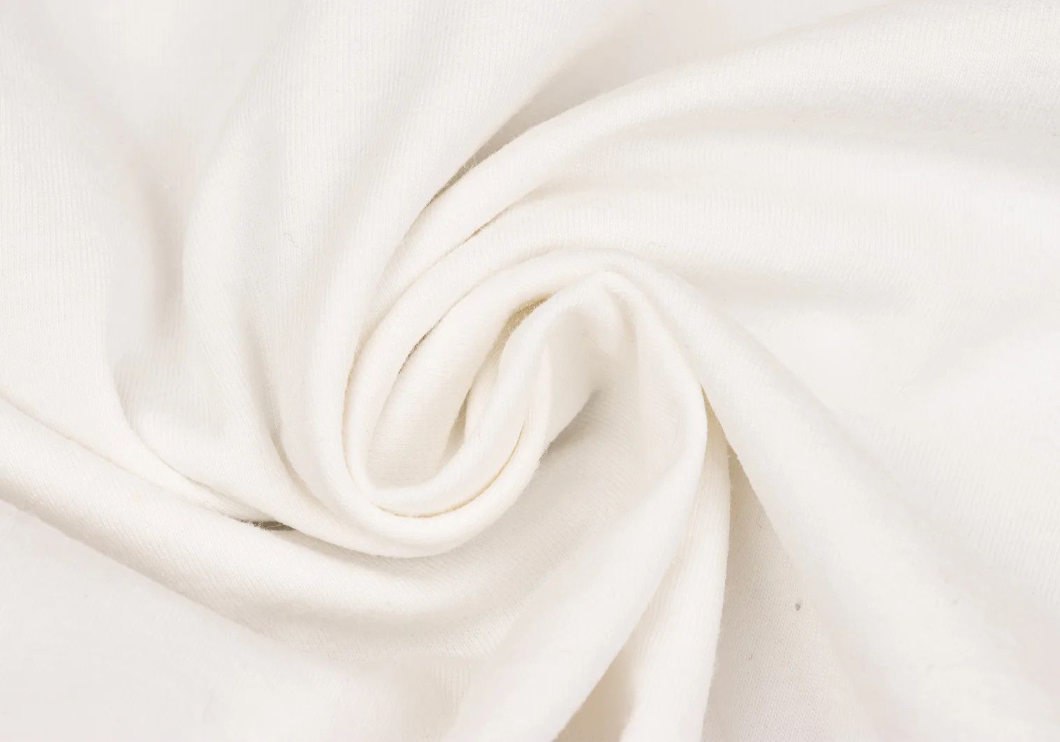 Issey Miyake Cotton Basic Short Sleeve T-Shirt in Off White Size US S / EU 44-46 / 1 - 14 Thumbnail