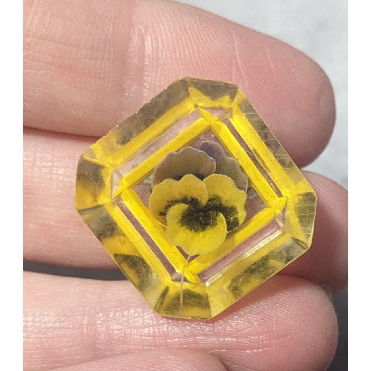 Other Vintage Floral Lucite 3D Encased Pansy Brooch Size ONE SIZE - 5 Thumbnail