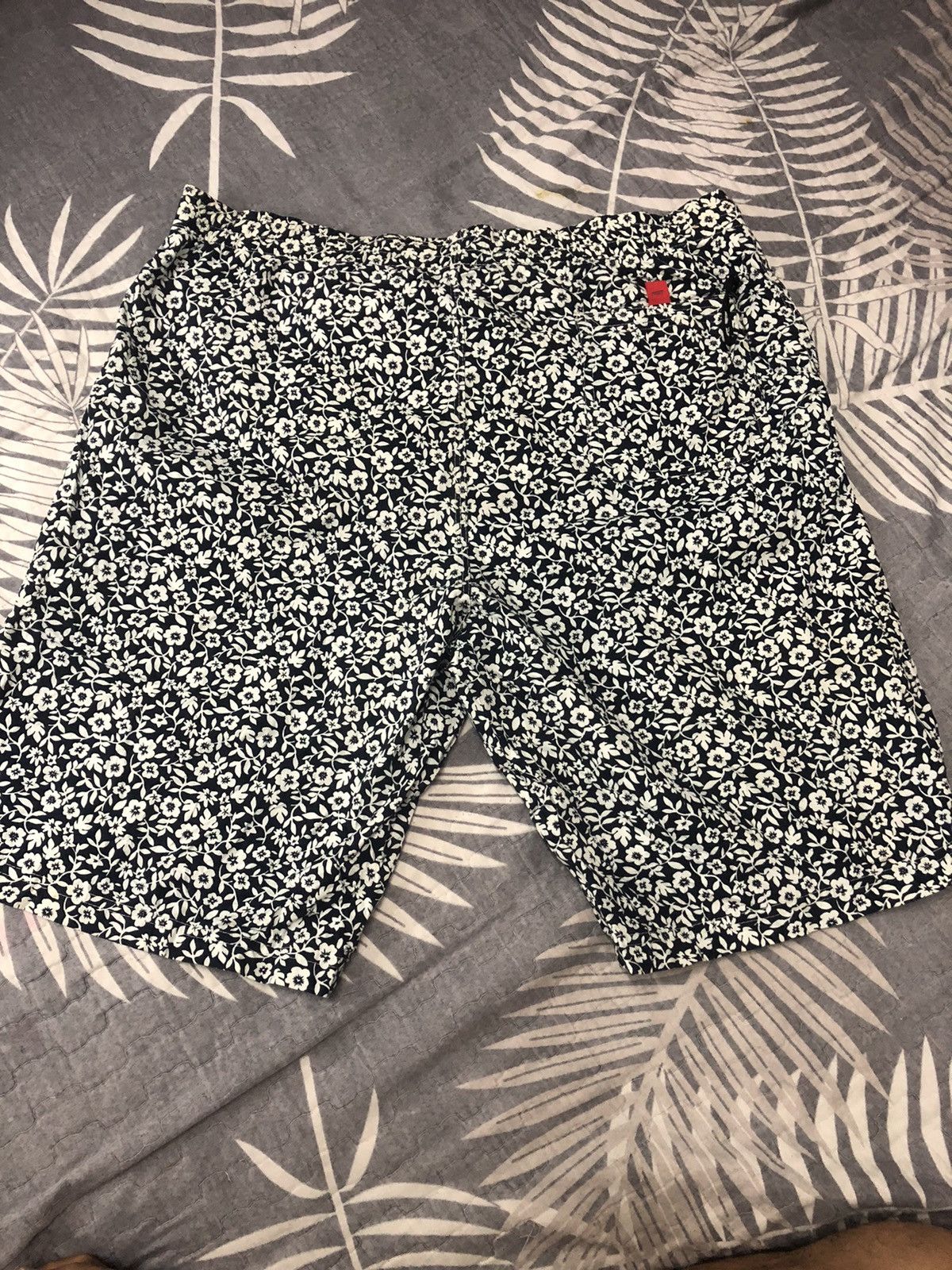 Ocean Pacific Ocean pacific beach floral short pant Size US 34 / EU 50 - 8 Thumbnail