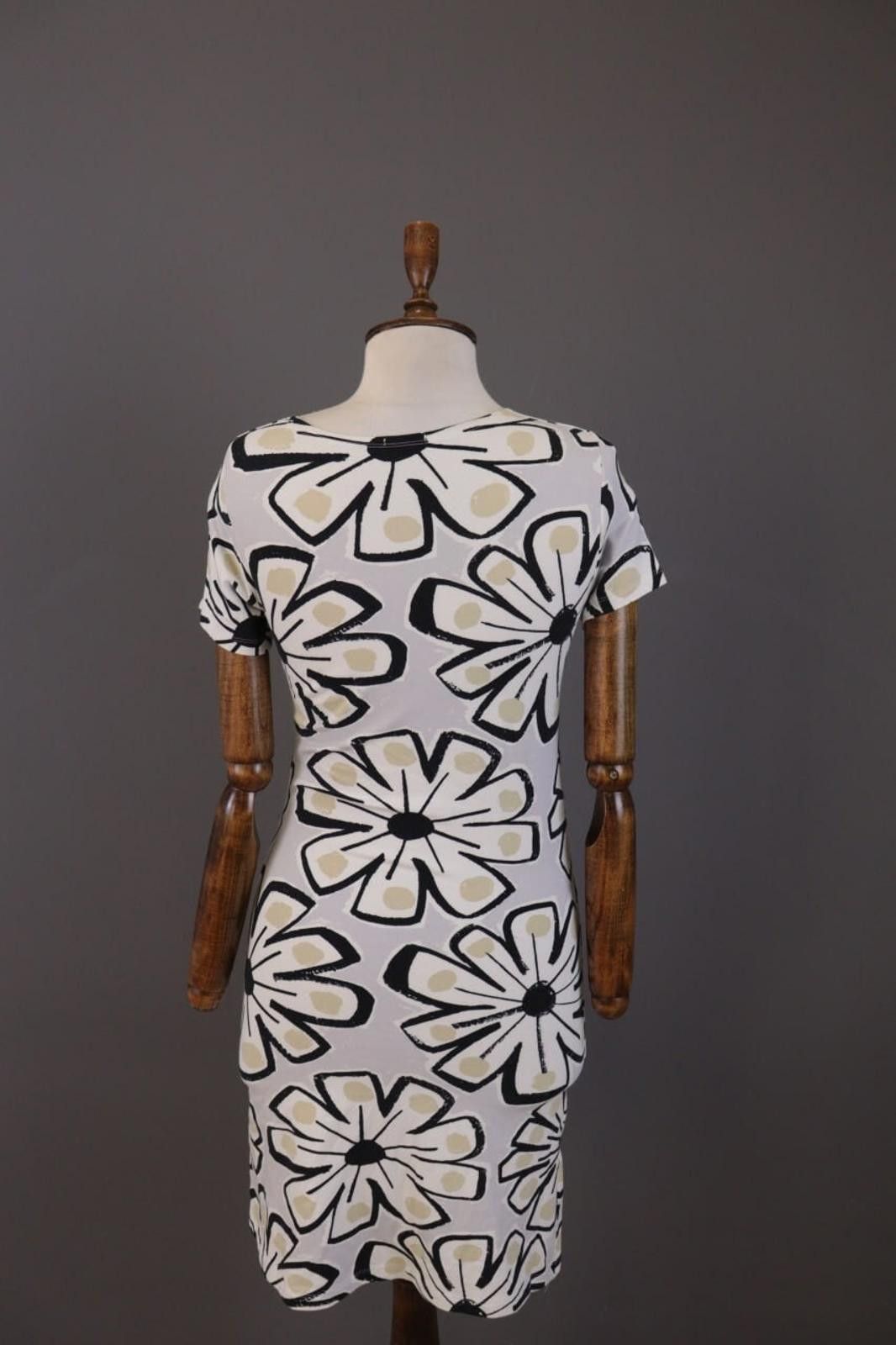 Marimekko Marimekko Mika Piirainen Gray Floral A-Line Shift Dress Size M / US 6-8 / IT 42-44 - 9 Thumbnail