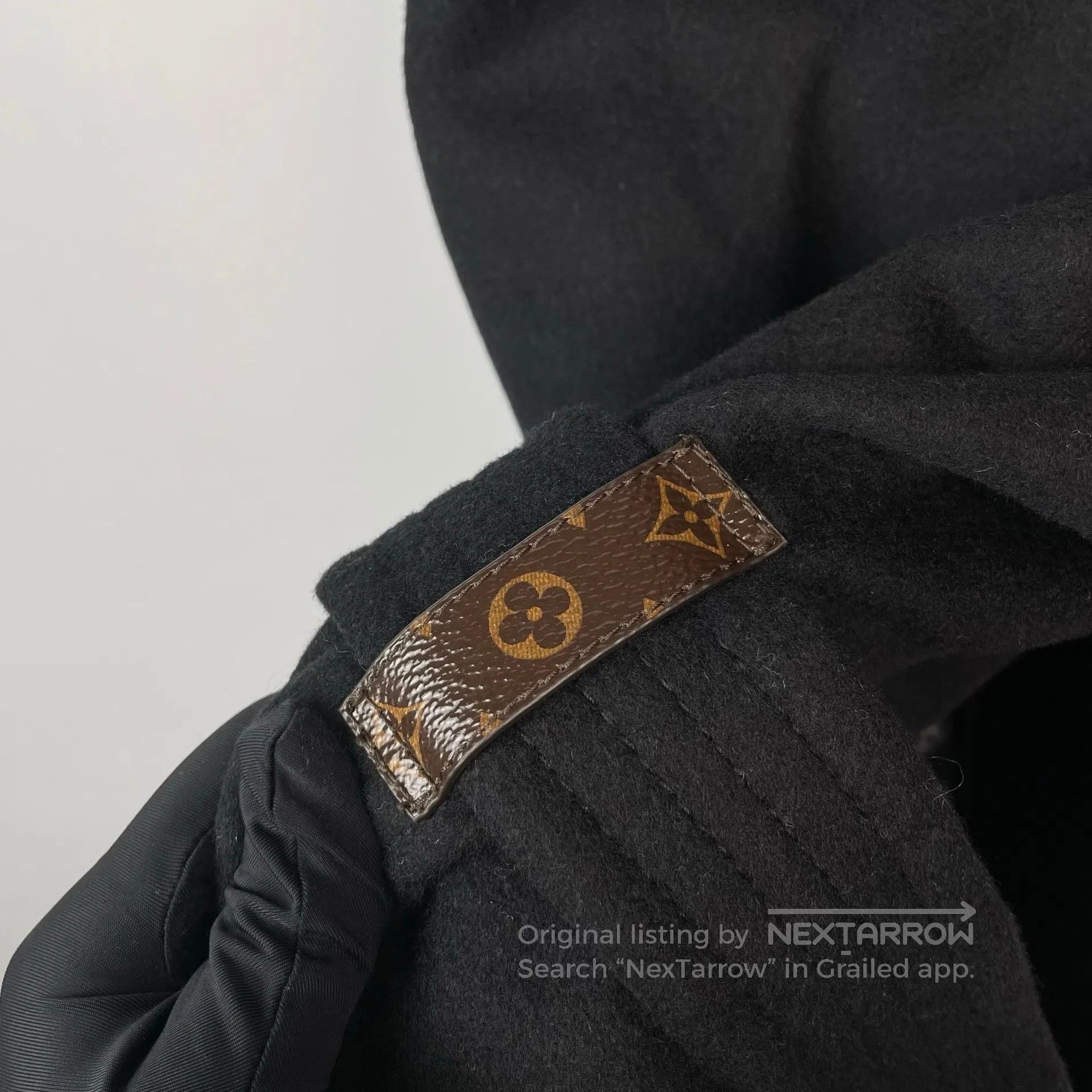 Louis Vuitton Louis Vuitton Black Lining Monogrammed Black Wool Belted M Size XS / US 0-2 / IT 36-38 - 4 Thumbnail