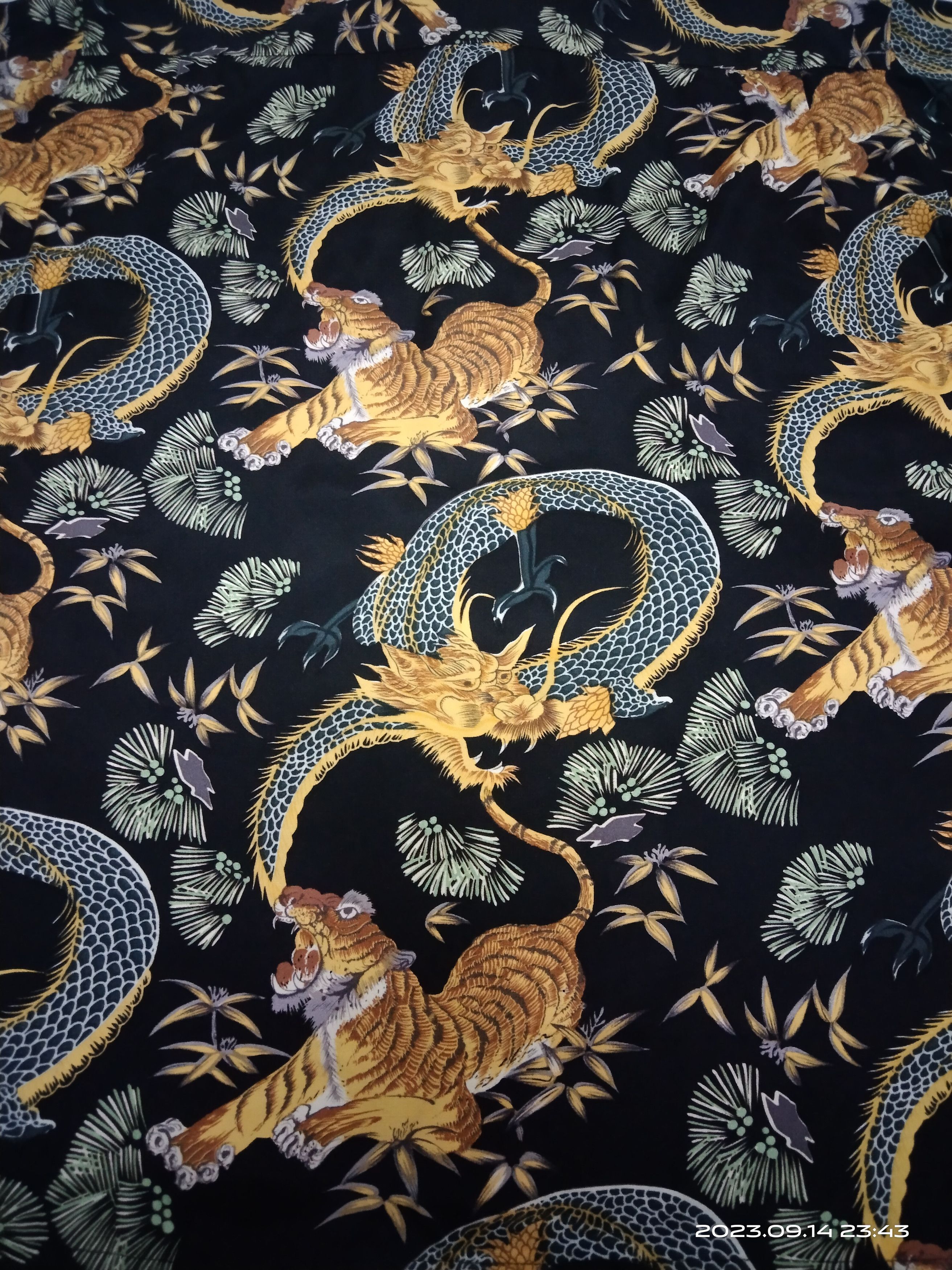 Japanese Brand RAYON TIGER VS DRAGON JUNGLE STORM BUTTON UP Size US L / EU 52-54 / 3 - 4 Thumbnail