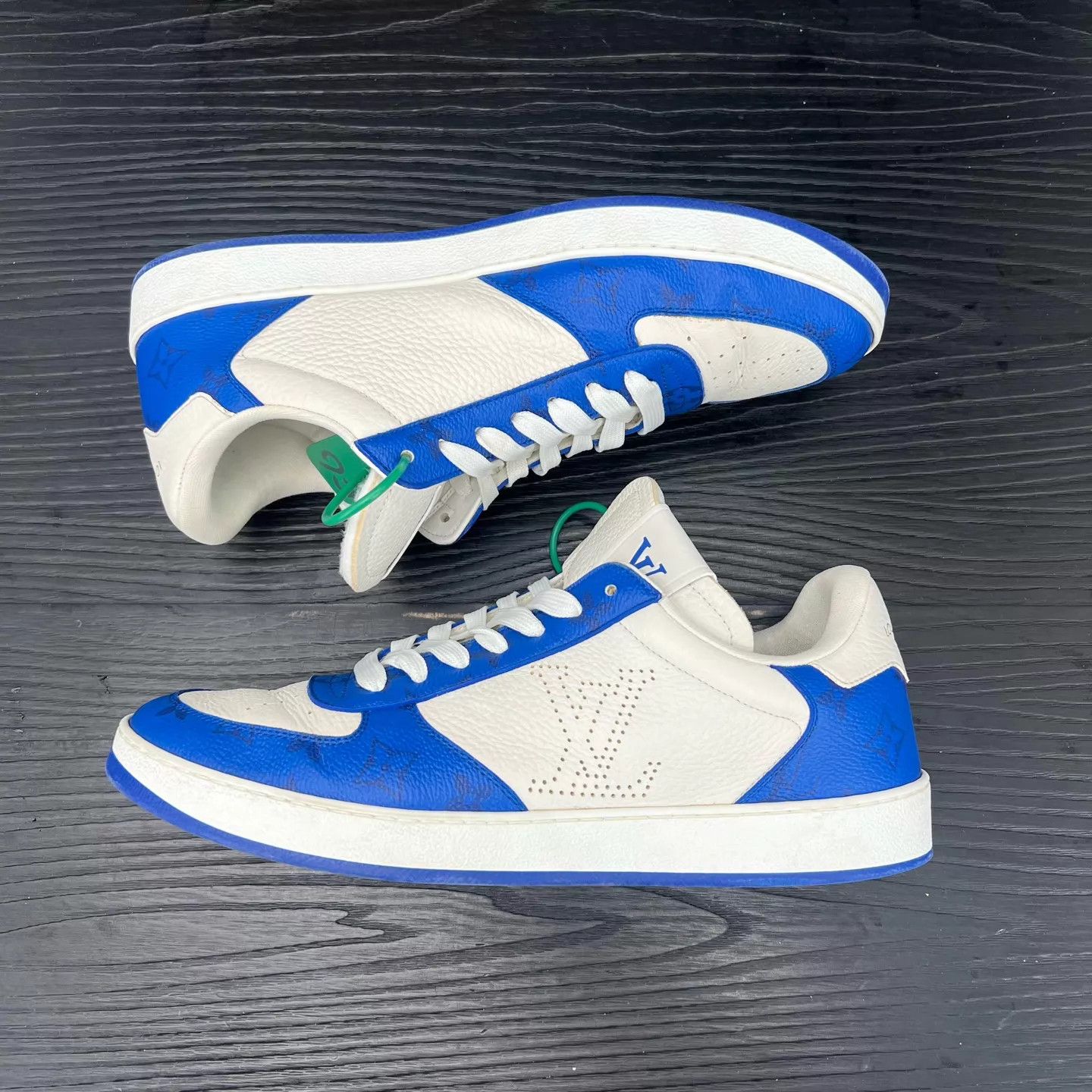 Louis Vuitton LV Rivoli White & Blue 8.5/42.5 Size US 9.5 / EU 42-43 - 2 Thumbnail