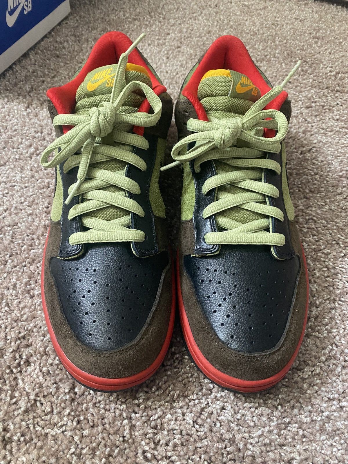 Nike Nike sb dunk low asparagus Size US 13 / EU 46 - 6 Thumbnail