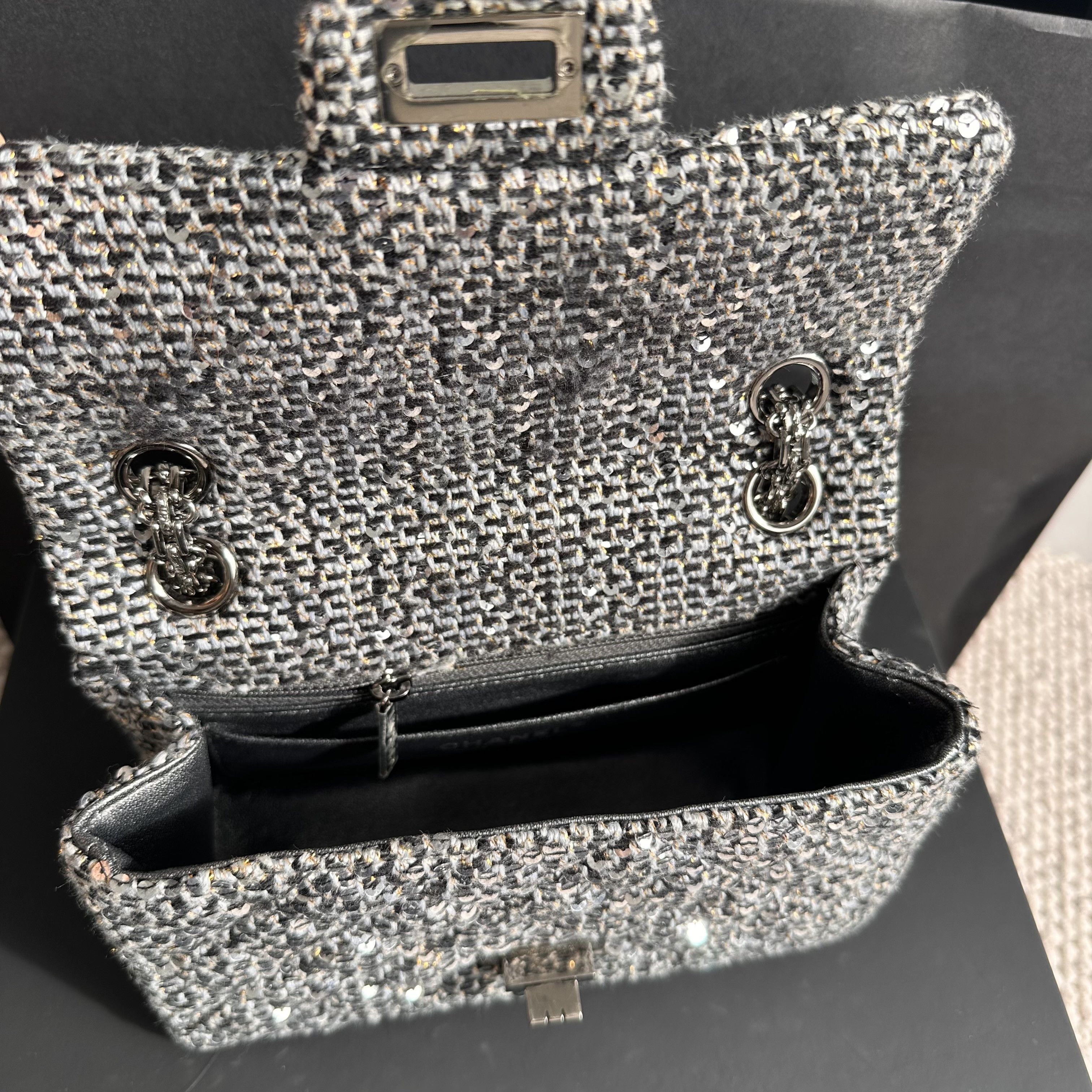 Chanel CHANEL 2.55 Reissue Mini bag in Tweed and sequins Size ONE SIZE - 7 Thumbnail