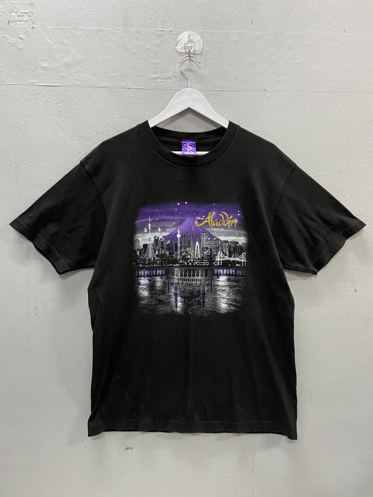 Disney DISNEY ALADDIN TOKYO SHORT SLEEVE TEE SHIRT Size US L / EU 52-54 / 3 - 1 Thumbnail
