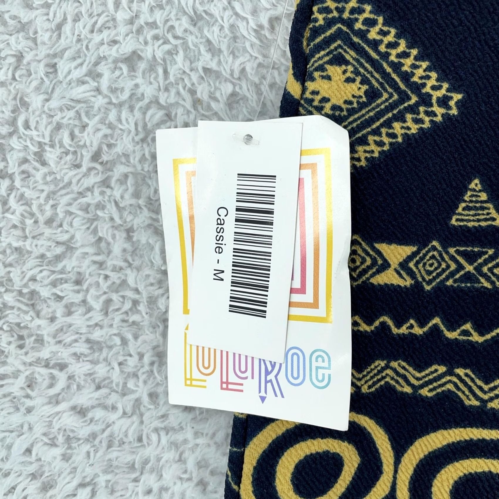 Vintage LuLaRoe Cassie Skirt Womens M Black Geometric Knit Elastic Waist Aztec Pencil Stretch Size 32" / US 10 / IT 46 - 2 Thumbnail