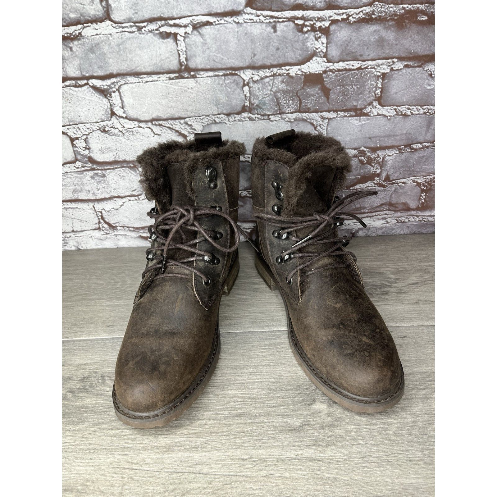 Ugg EMU Australia Waterproof Dark Brown Leather Ankle Hiker Boot Size US 9 / IT 39 - 4 Thumbnail