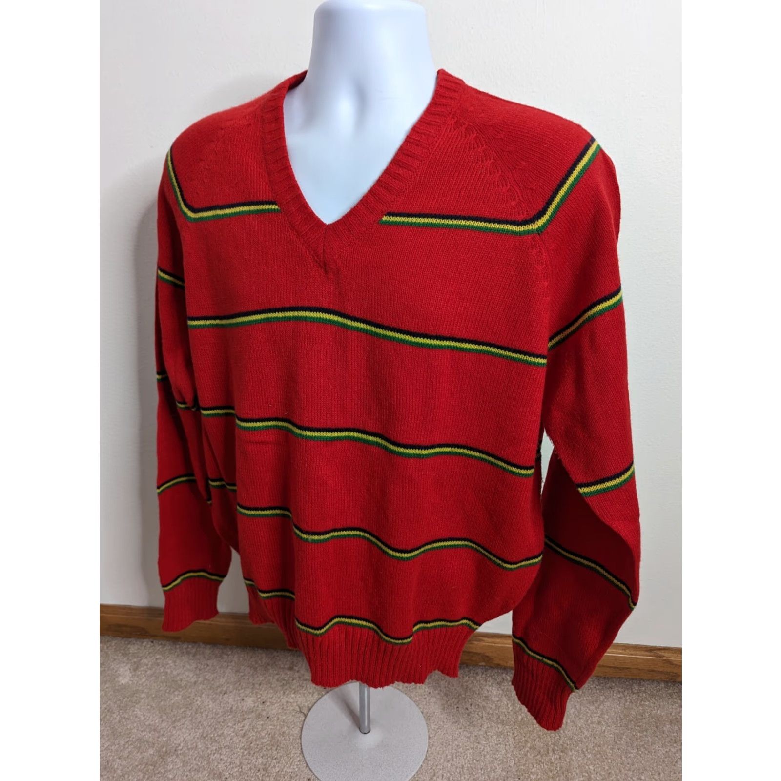 Vintage VINTAGE Red Striped V Neck Pullover Sweater Mens XL 80s 70s Raglan Jumper Size US XL / EU 56 / 4 - 2 Thumbnail