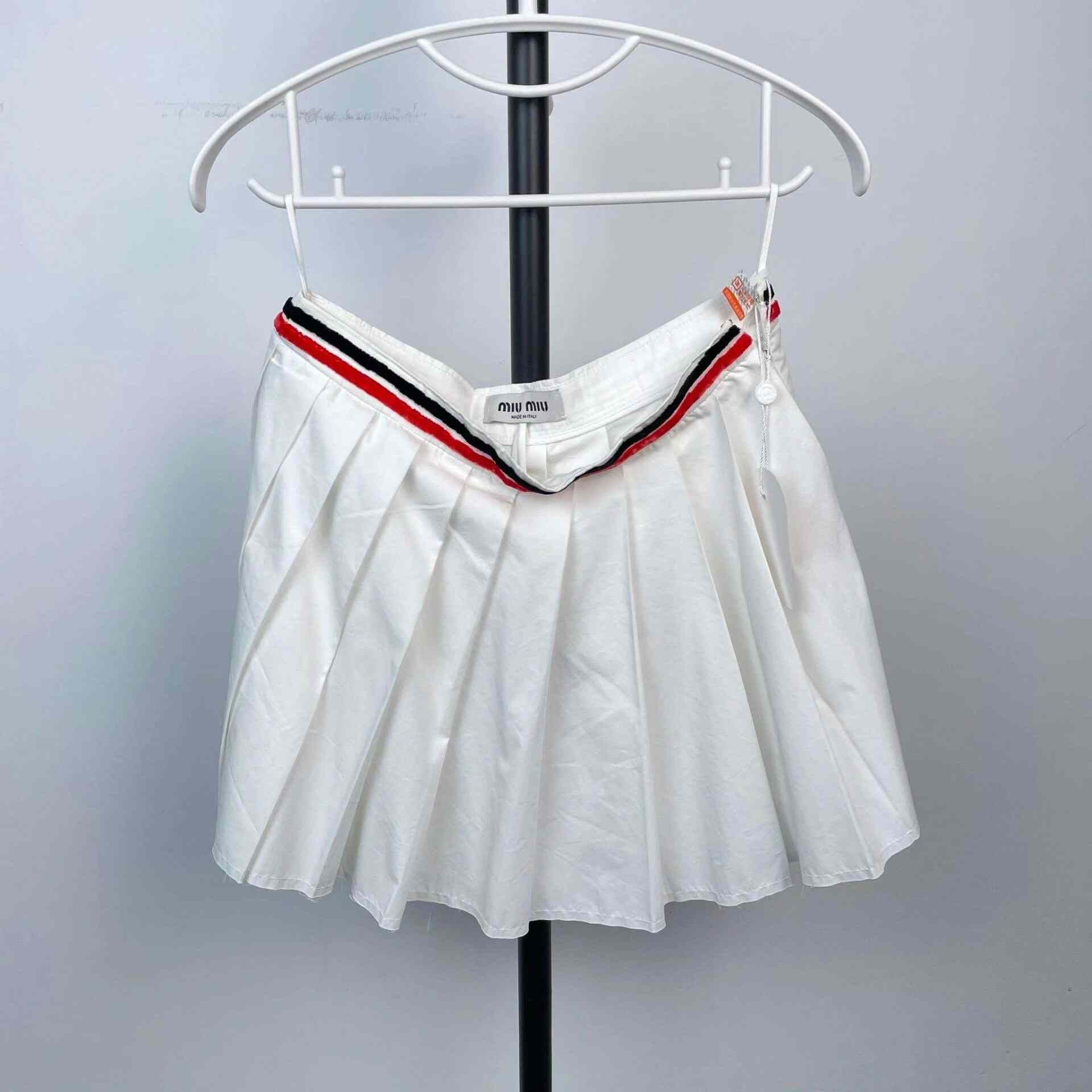 Miu Miu Miu Miu White Skirt 36 Women Size 36" / US 14 / IT 50 - 1 Thumbnail