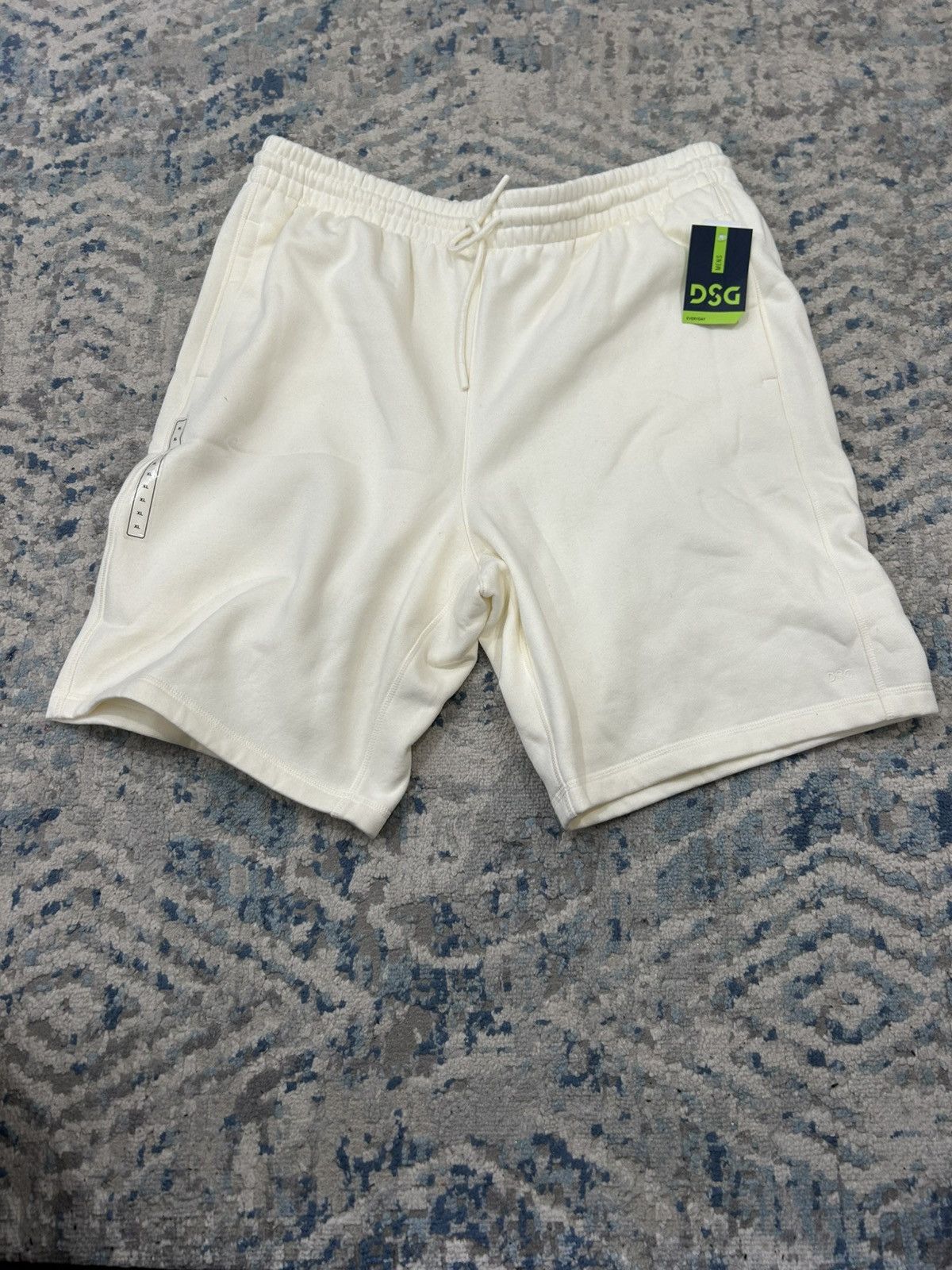 Other Cream DSG shorts Size US 34 / EU 50 - 1 Thumbnail