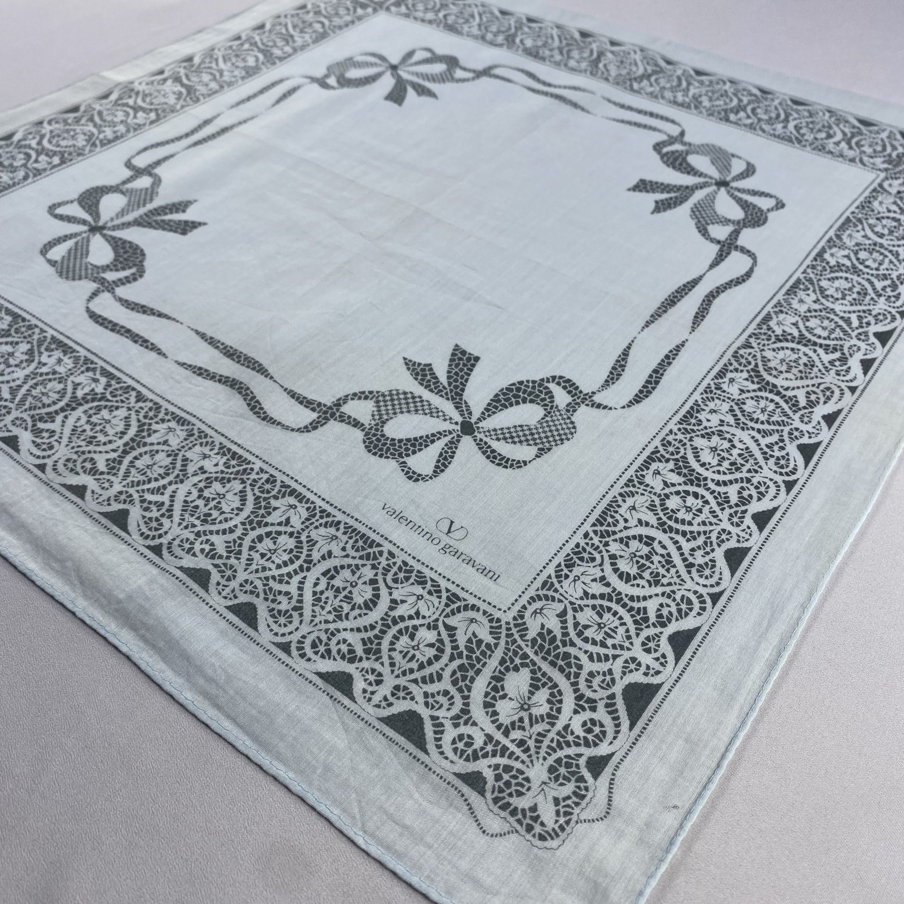 Valentino × Vintage Valentino Garavani Bandana/ Handkerchief / Neckerchief-P1647 Size ONE SIZE - 2 Thumbnail