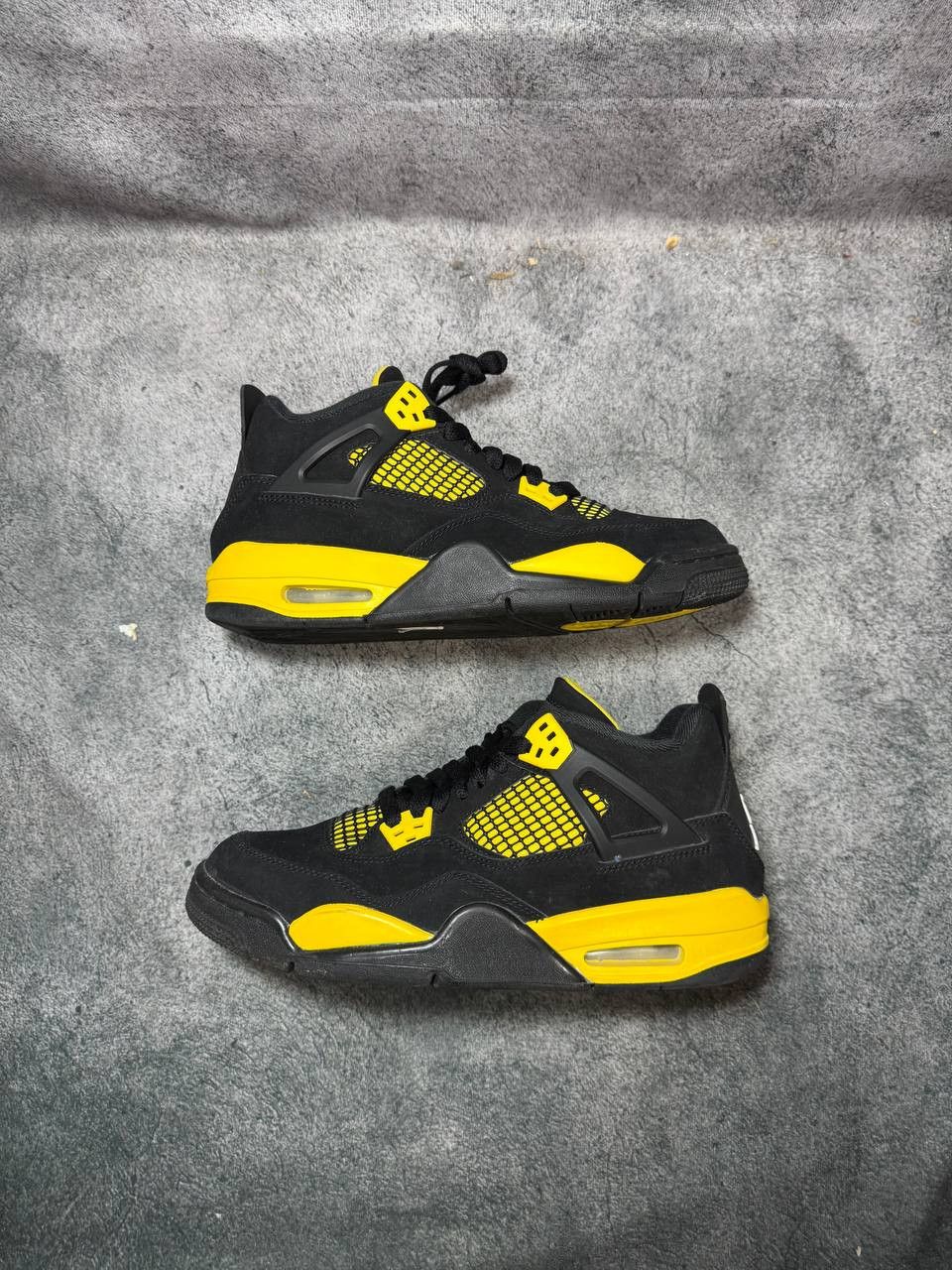 Jordan Brand Size 7Y | Jordan 4 Thunder No Box | Pre-Owned Size US 7 / EU 40 - 9 Thumbnail
