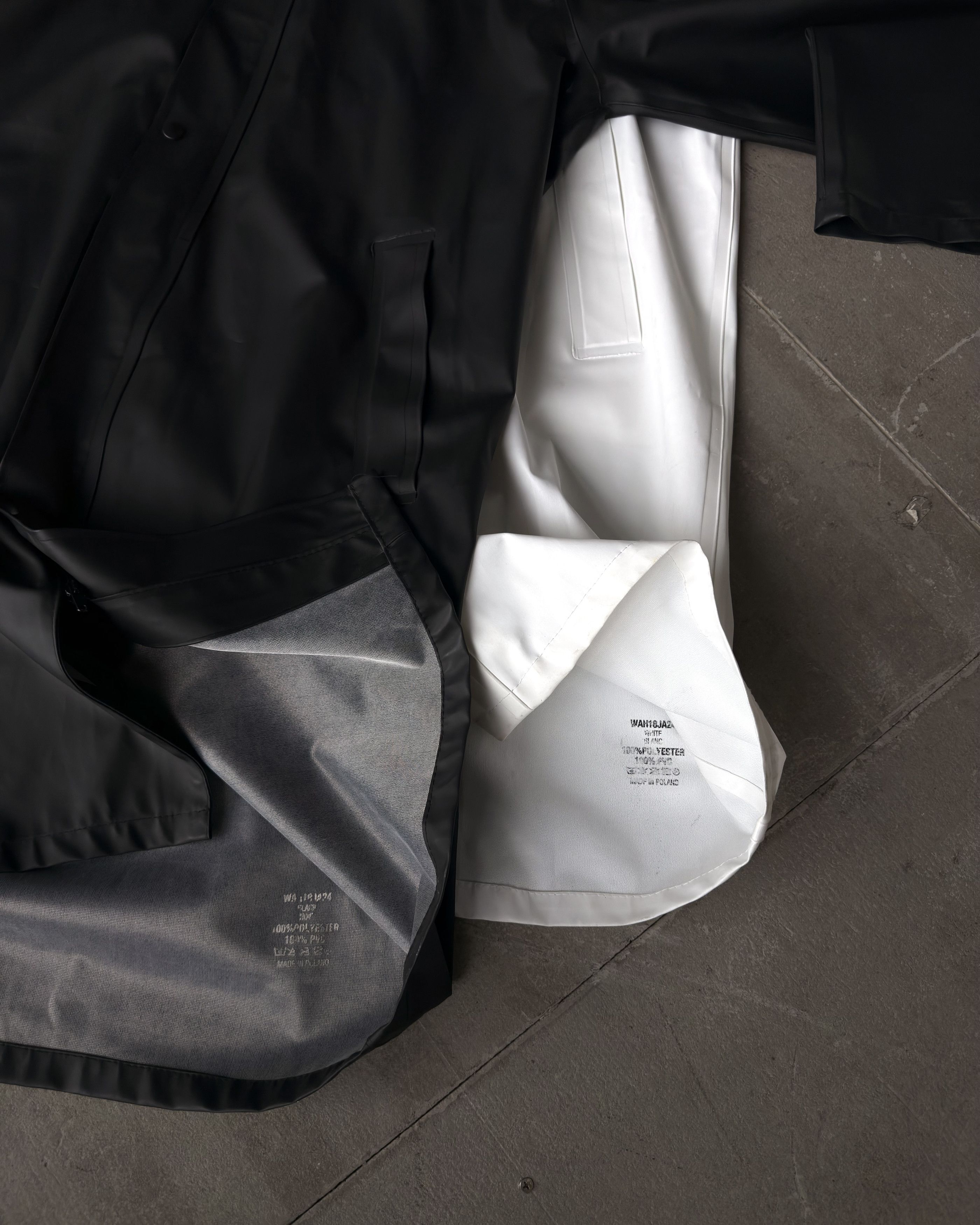 Vetements Vetements Rain Coat Size US XL / EU 56 / 4 - 5 Thumbnail