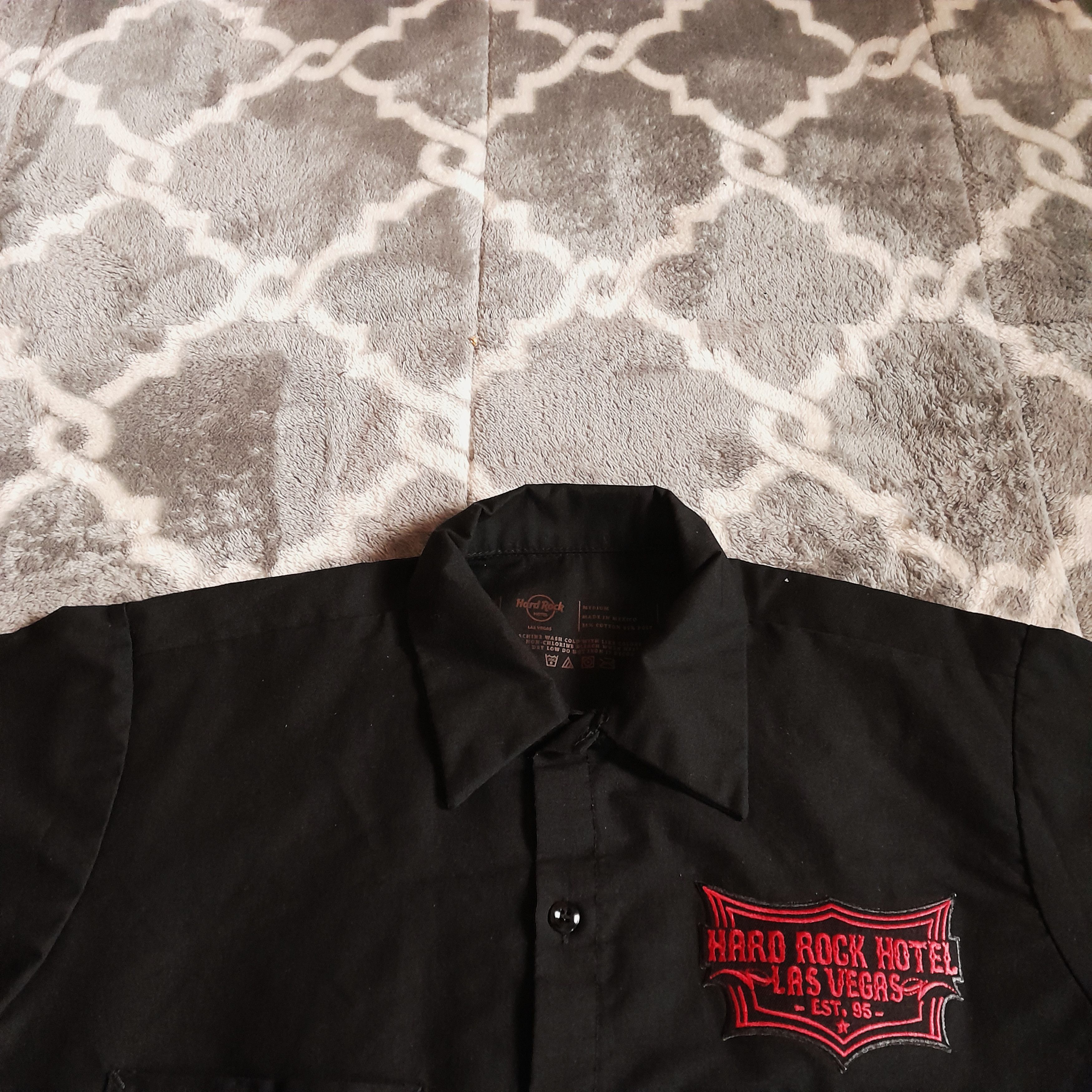 Hard Rock Cafe Hard Rock Hotel Men’s Las Vegas Dress Short Sleeve Shirt Size US L / EU 52-54 / 3 - 4 Thumbnail