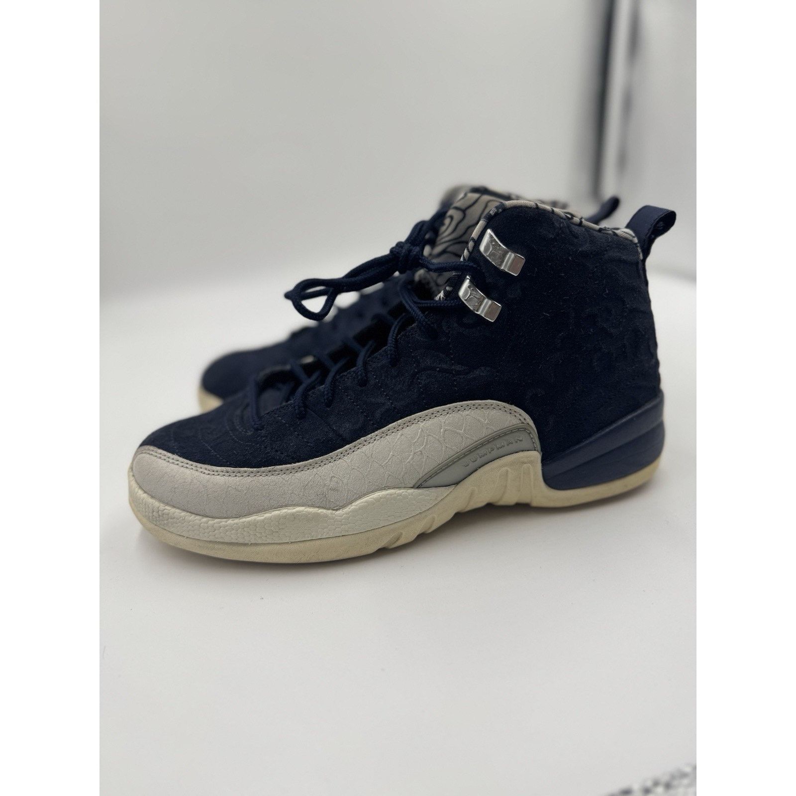 Jordan Brand Nike Air Jordan XII 12 International Flight White Navy 7y Size US 8.5 / IT 38.5 - 2 Thumbnail