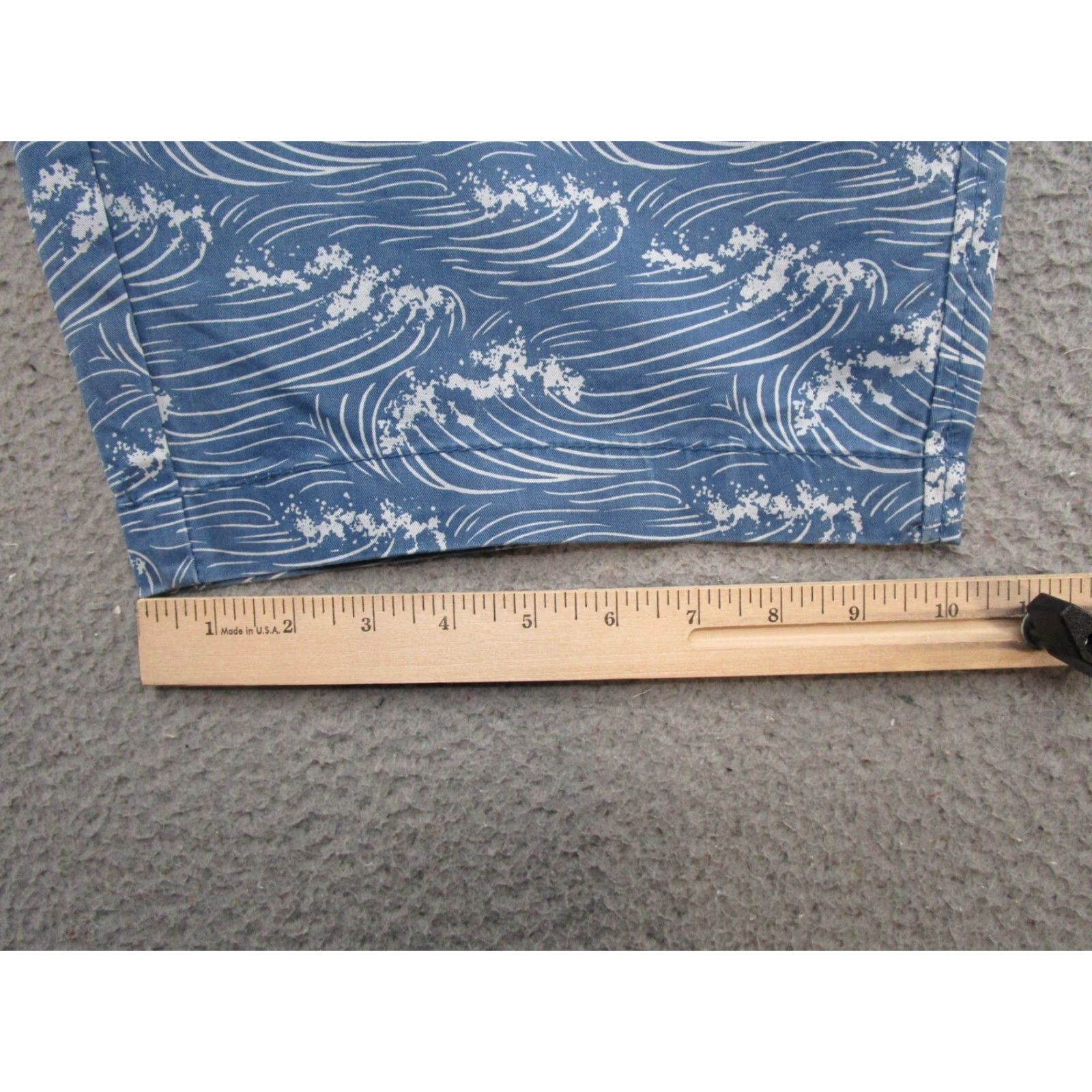 Vintage Aéropostale Men Blue Waves Geometric Chino Outdoors Shorts Beach Size 32 Men Size US 32 / EU 48 - 6 Thumbnail