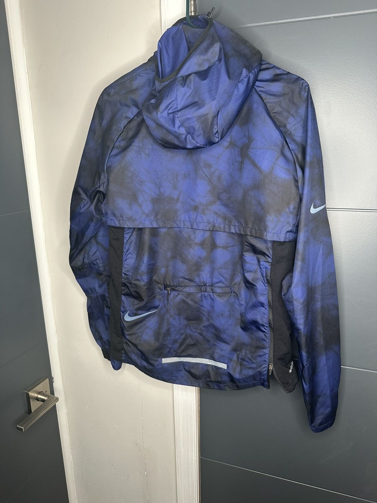Nike Men’s Nike Aeroloft Running Jacket Size US S / EU 44-46 / 1 - 2 Thumbnail