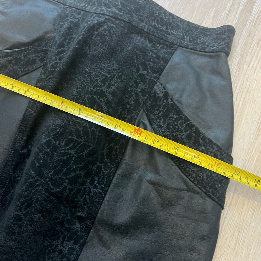 Vintage Winlit Vintage Black Leather & Suede High Waist Pencil Skirt Size 28" / US 6 / IT 42 - 5 Thumbnail