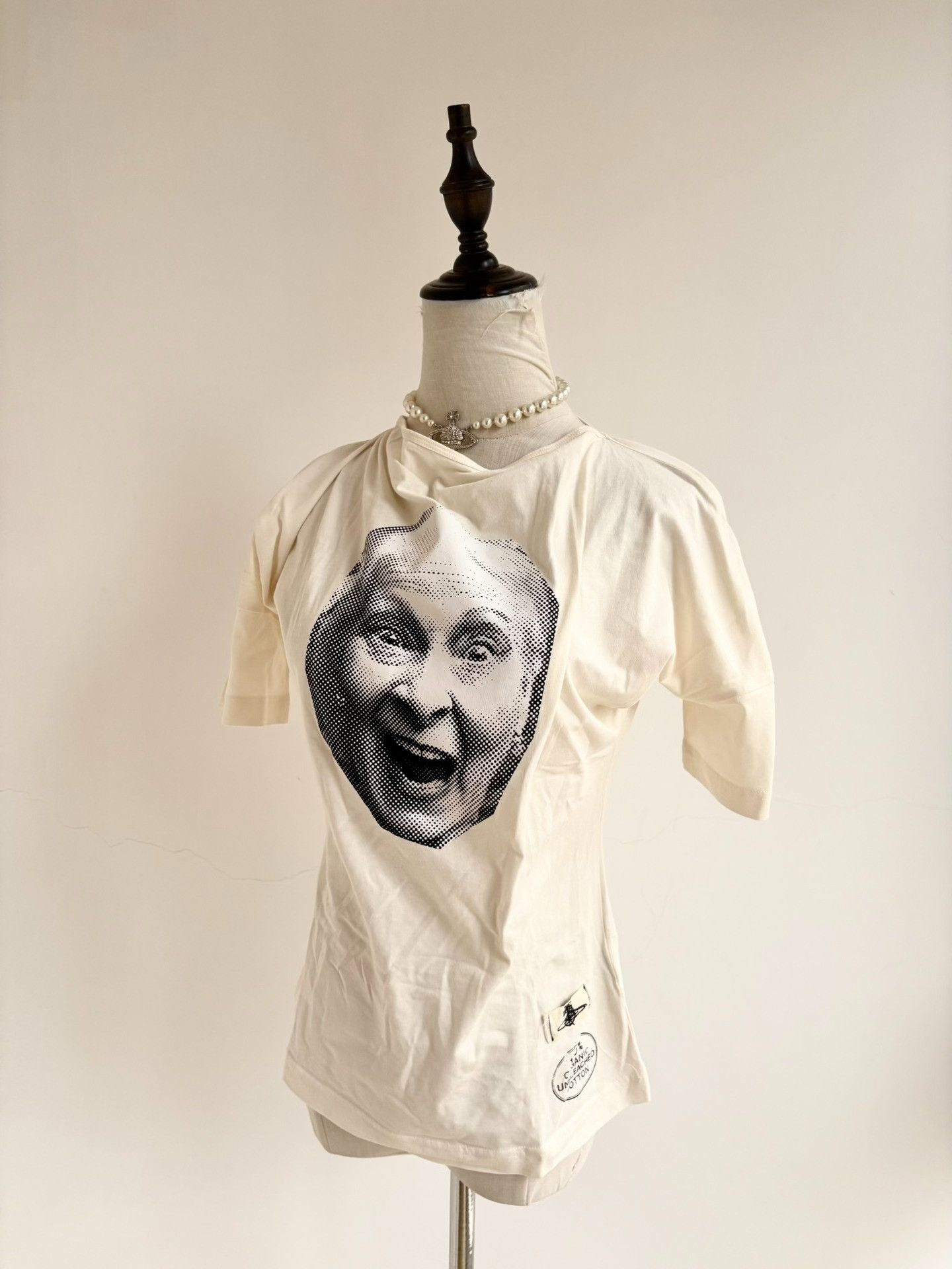 Vivienne Westwood Vivienne Westwood Portrait Graffiti T-shirt Size S / US 4 / IT 40 - 1 Thumbnail
