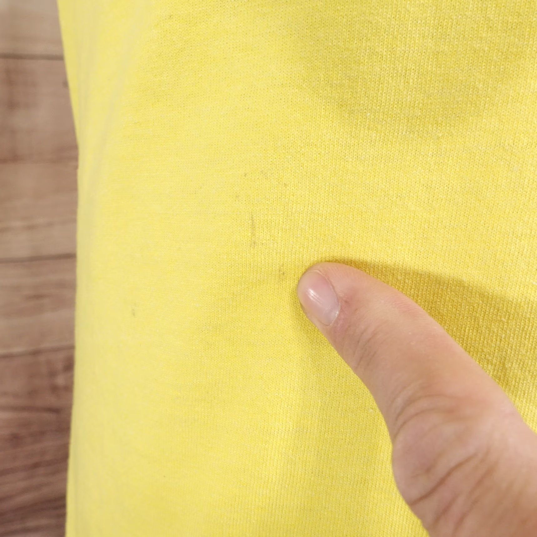 Fruit Of The Loom VINTAGE Fruit of the Loom Yellow T-Shirt XL Unisex Short Sleeve Hug A Rug Carpet Discount St Charles MO USA Mens Size US XL / EU 56 / 4 - 6 Thumbnail
