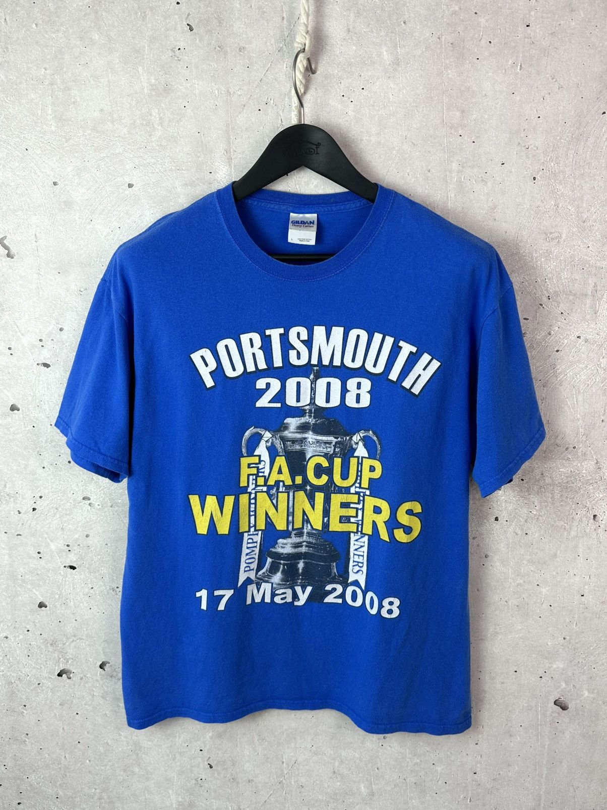 Vintage Vintage Portsmouth F.A. Winners 2008 Blue Printed T-shirt Size US L / EU 52-54 / 3 - 1 Thumbnail