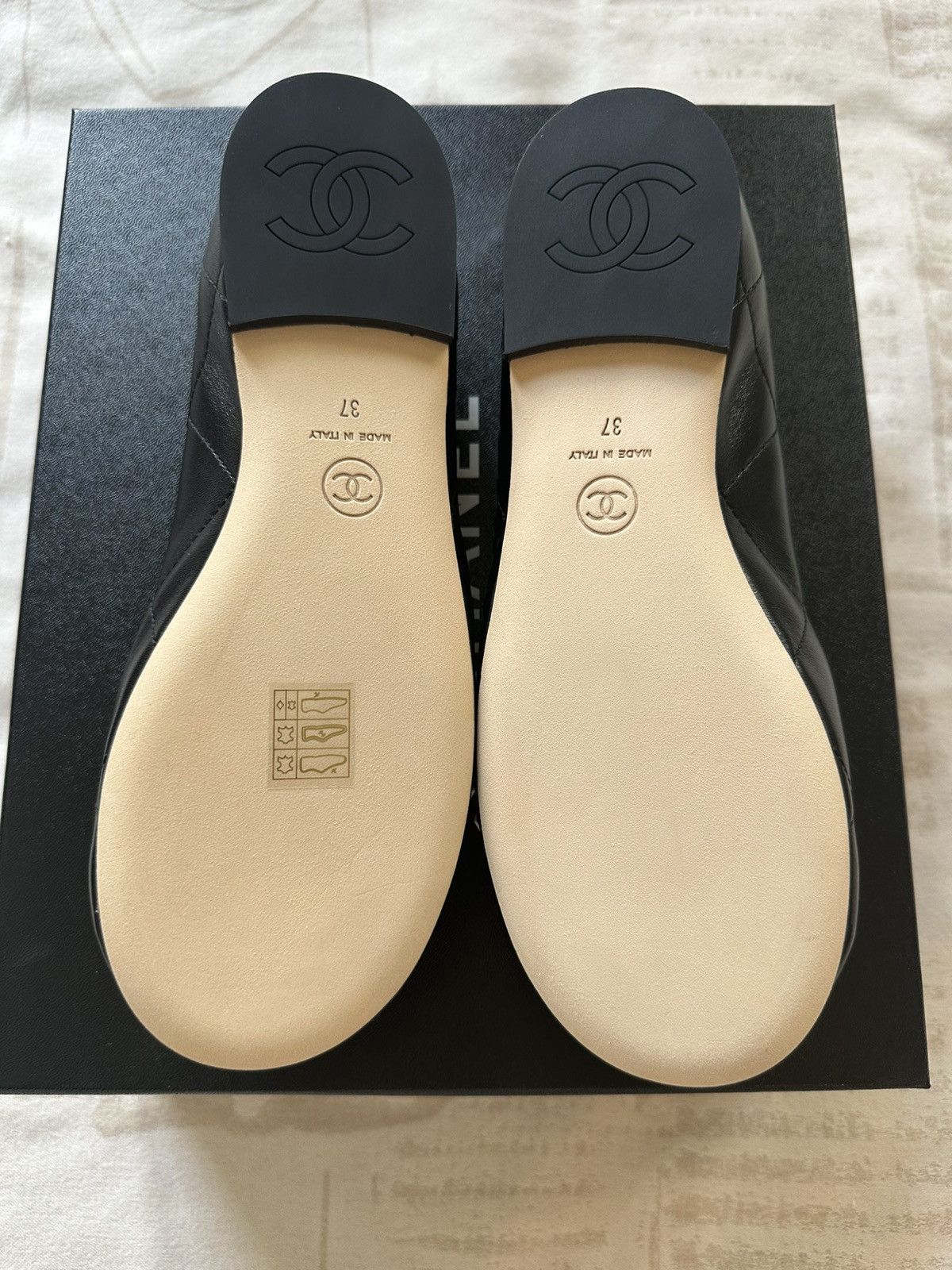 Chanel Chanel 2026M coco beach Cambon flats Black color size 37 Size US 7 / IT 37 - 8 Thumbnail
