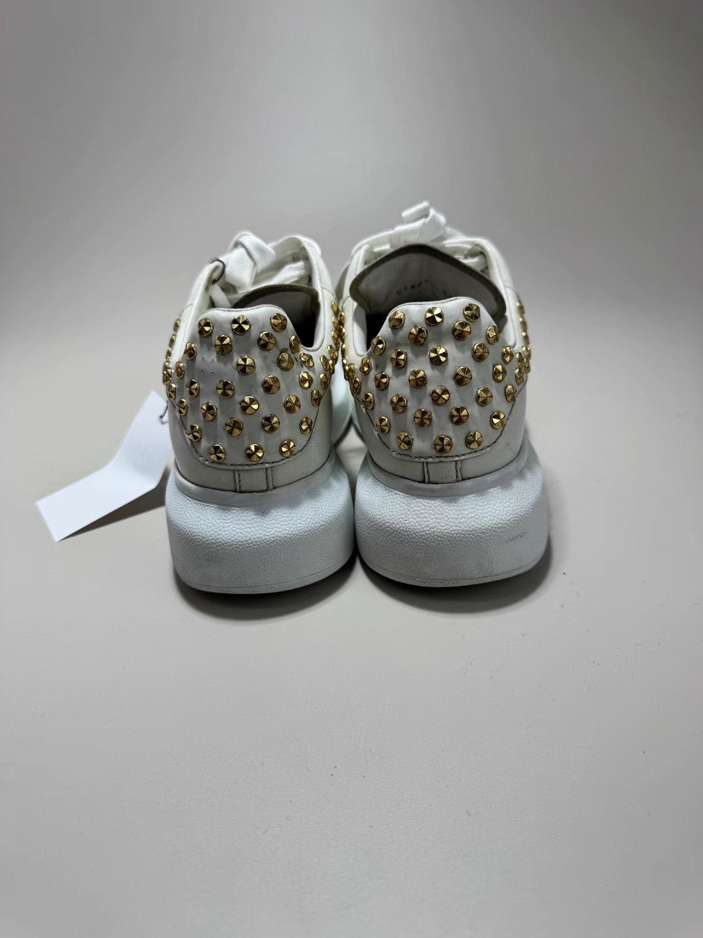Alexander McQueen ALEXANDER MCQUEEN Stud Heel Tab White Sneakers Size US 6 / IT 36 - 4 Thumbnail