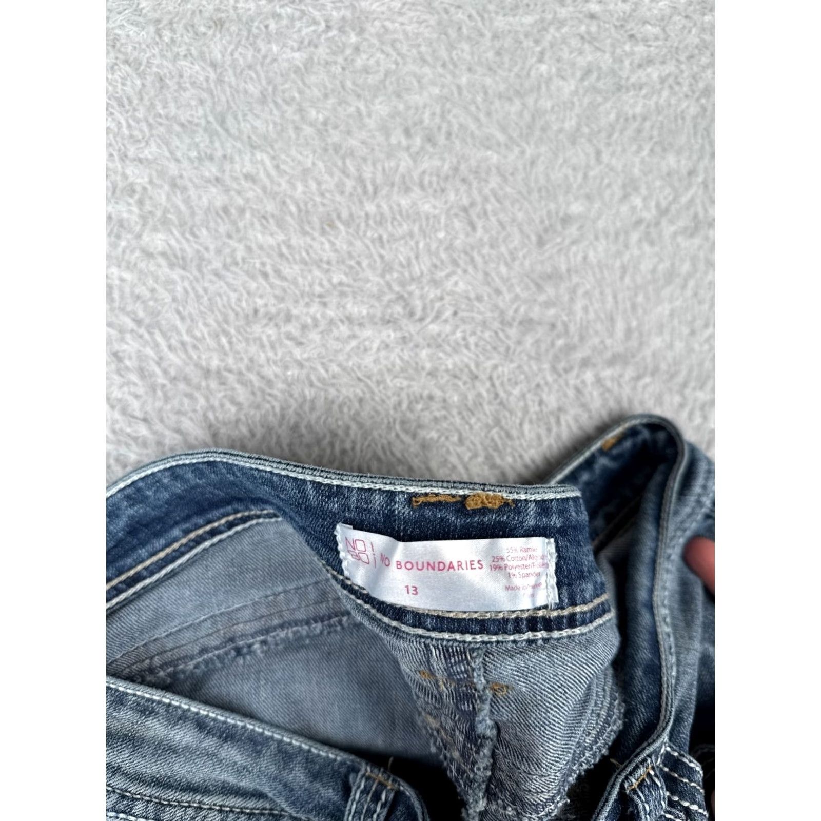Vintage No Boundaries Jeans Juniors 7 Blue Denim Bootcut Low Rise Cotton Embellish 26x30 Womens Jeans Menus? Size 28" / US 6 / IT 42 - 6 Thumbnail