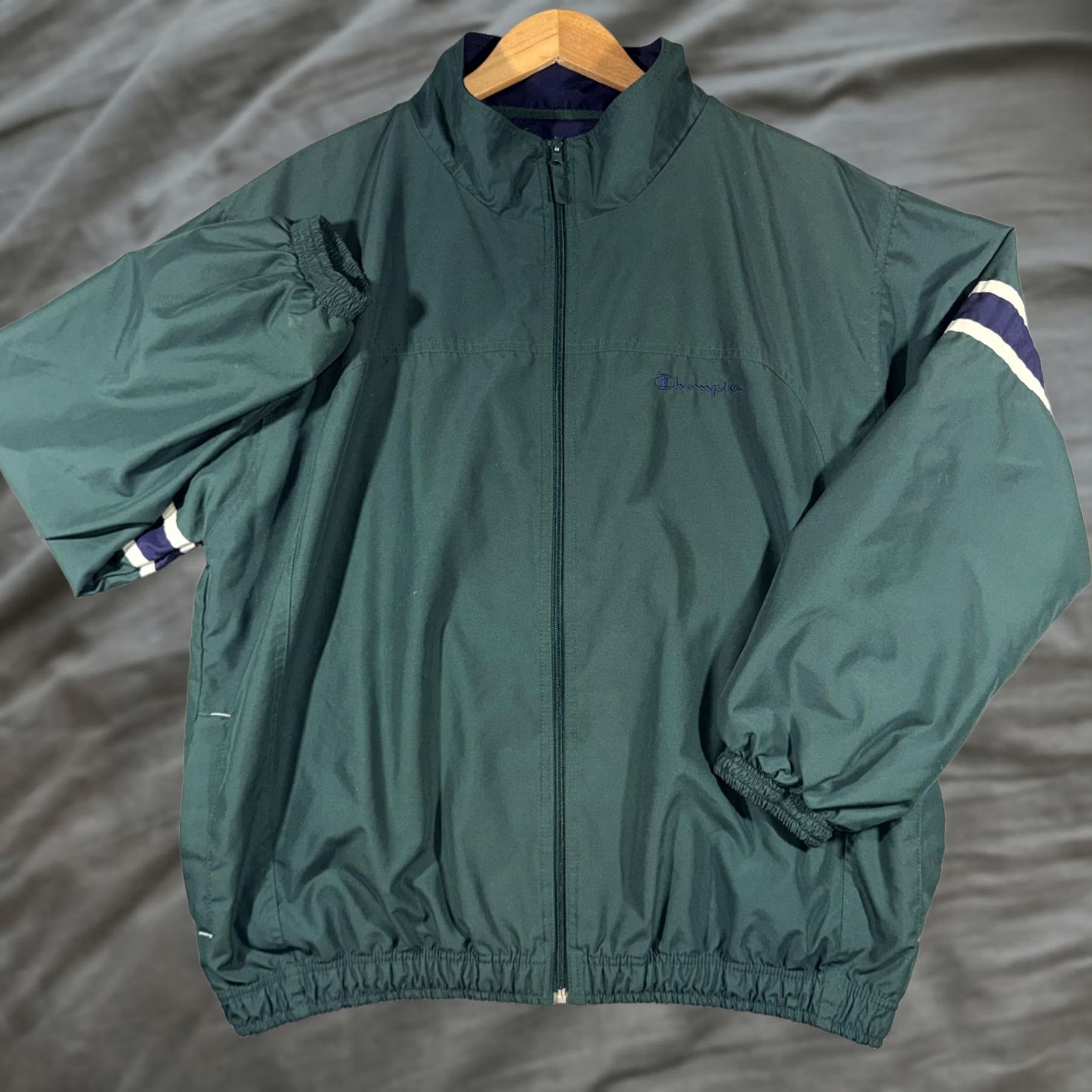 Champion VINTAGE Champion Green FullZip Mens Windbreaker Jacket Size L Shirt Mens L Green Windsbreaker? Size US L / EU 52-54 / 3 - 1 Thumbnail
