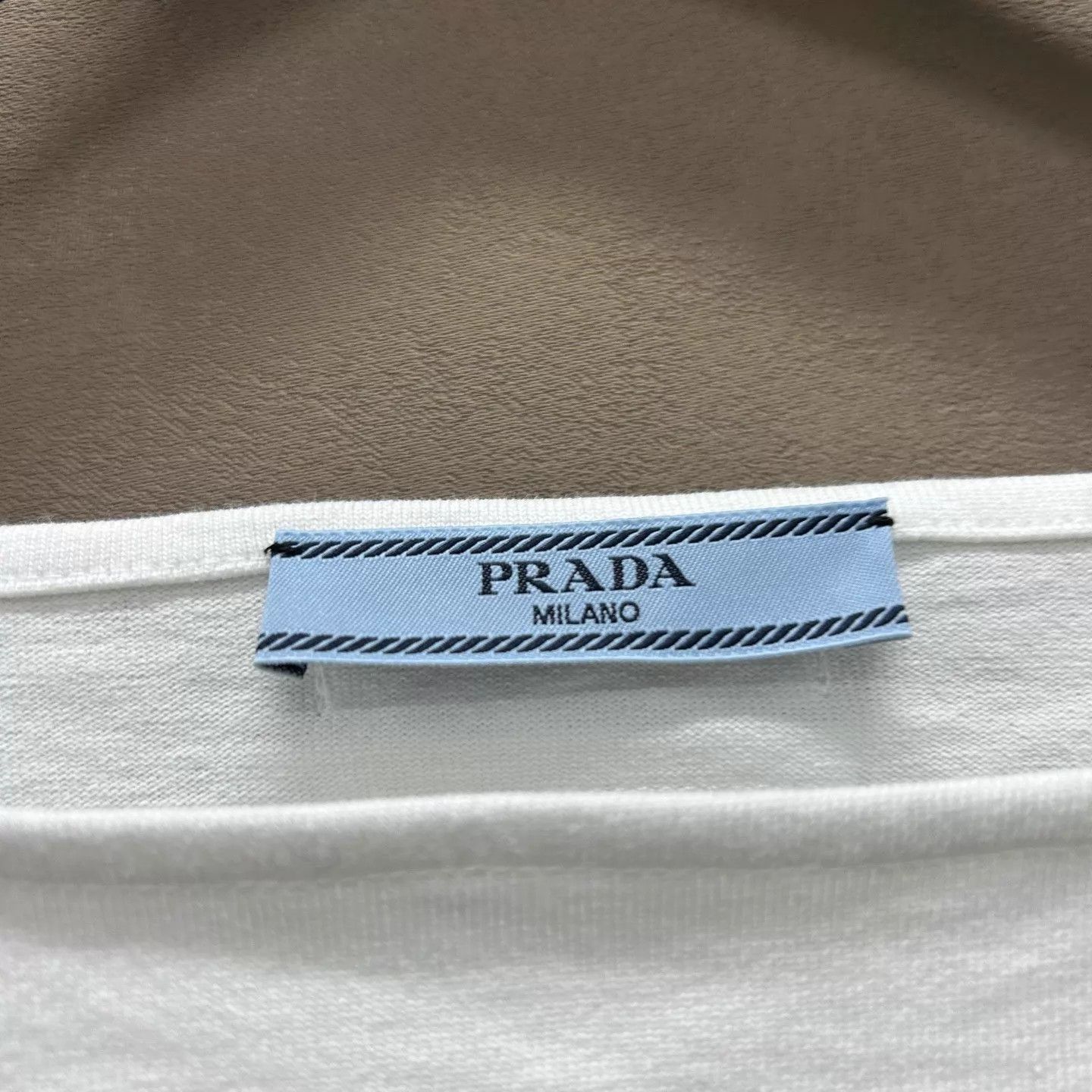 Prada Prada White Embossed Logo Short Sleeve T-shirt S Size S / US 4 / IT 40 - 3 Thumbnail