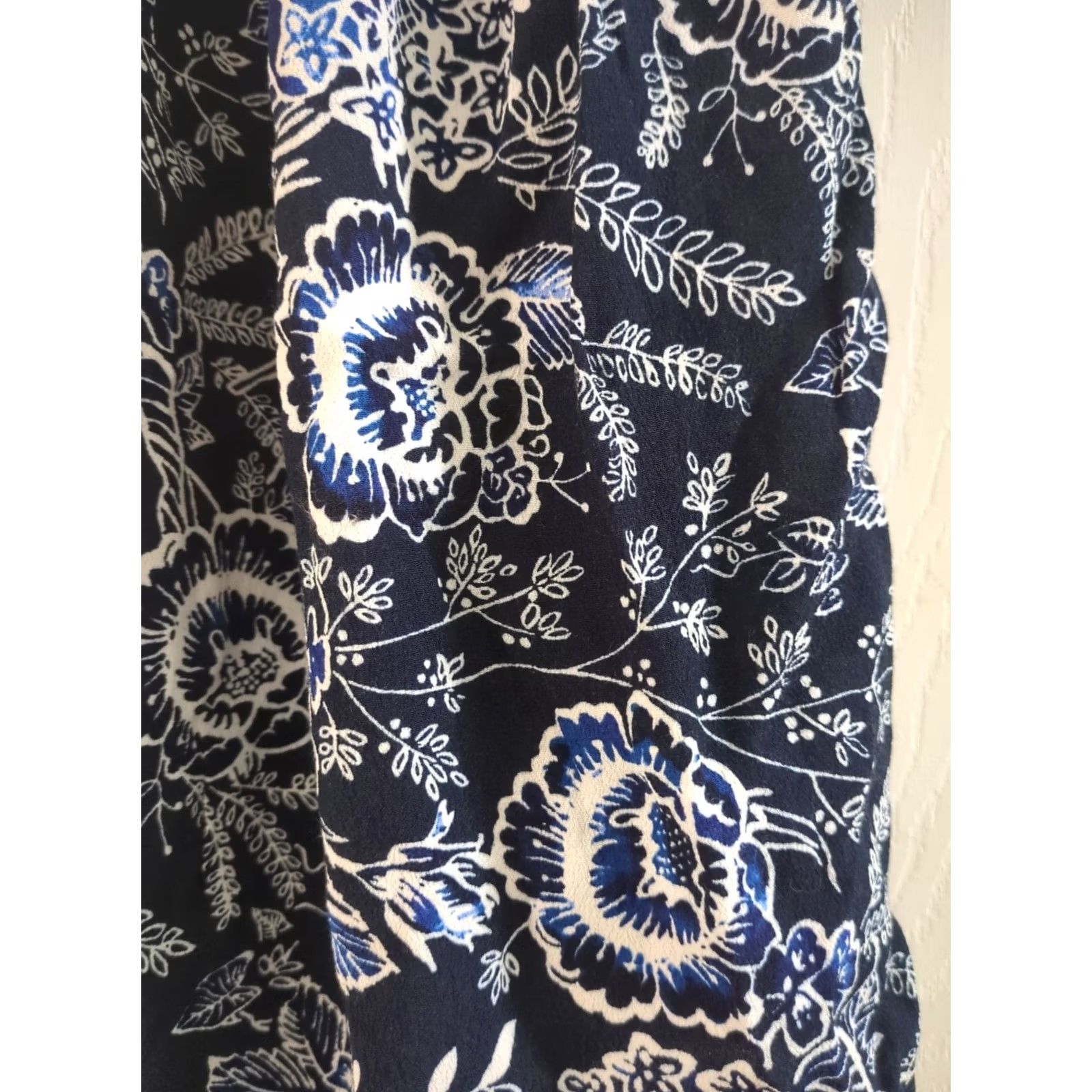Gap Gap Tank Women’s Blue Spaghetti Strap Floral Print Sleeveless Halter Top Size S Size S / US 4 / IT 40 - 2 Thumbnail