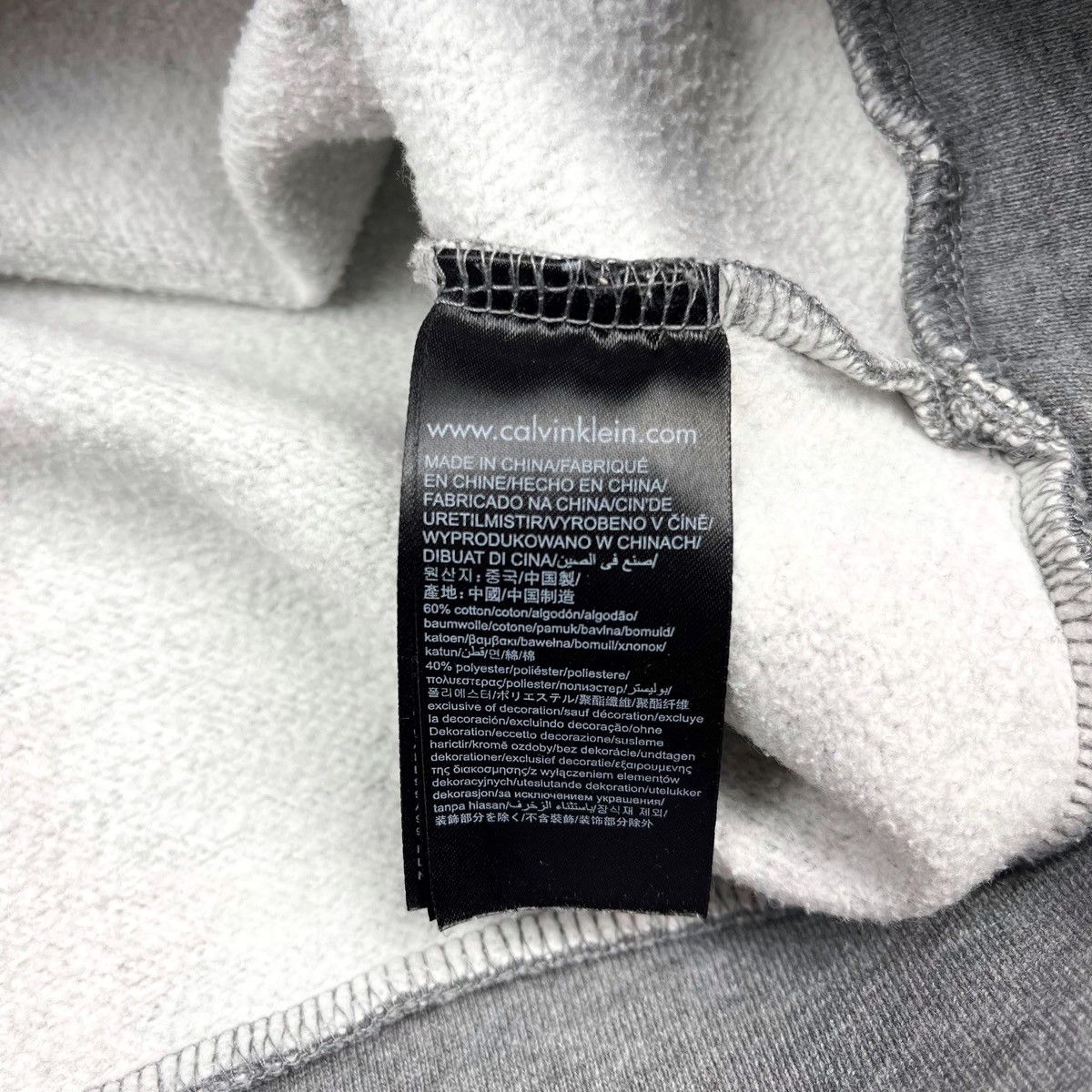 Calvin Klein Calvin Klein Jeans Flocked Logo Sweatshirt Size XS / US 0-2 / IT 36-38 - 5 Thumbnail