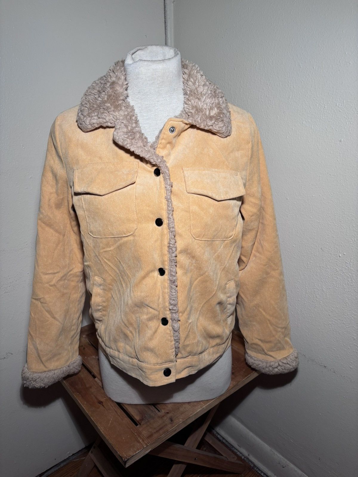 Shein SHEIN Corduroy Sherpa Lined Jacket Size XS / US 0-2 / IT 36-38 - 1 Thumbnail