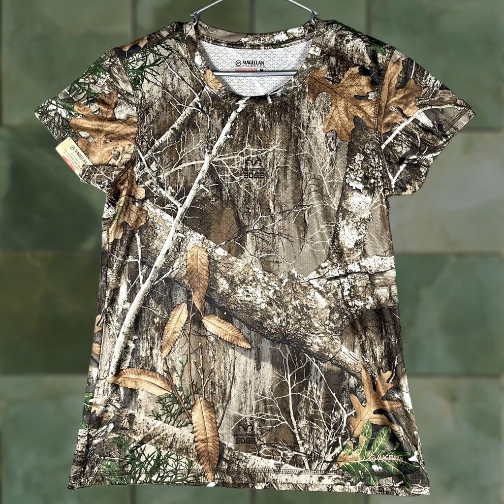 Vintage Magellan Outdoors Womens Medium Shirt Camo Hunt Gear Realtree Edge Camouflage Size M / US 6-8 / IT 42-44 - 1 Thumbnail