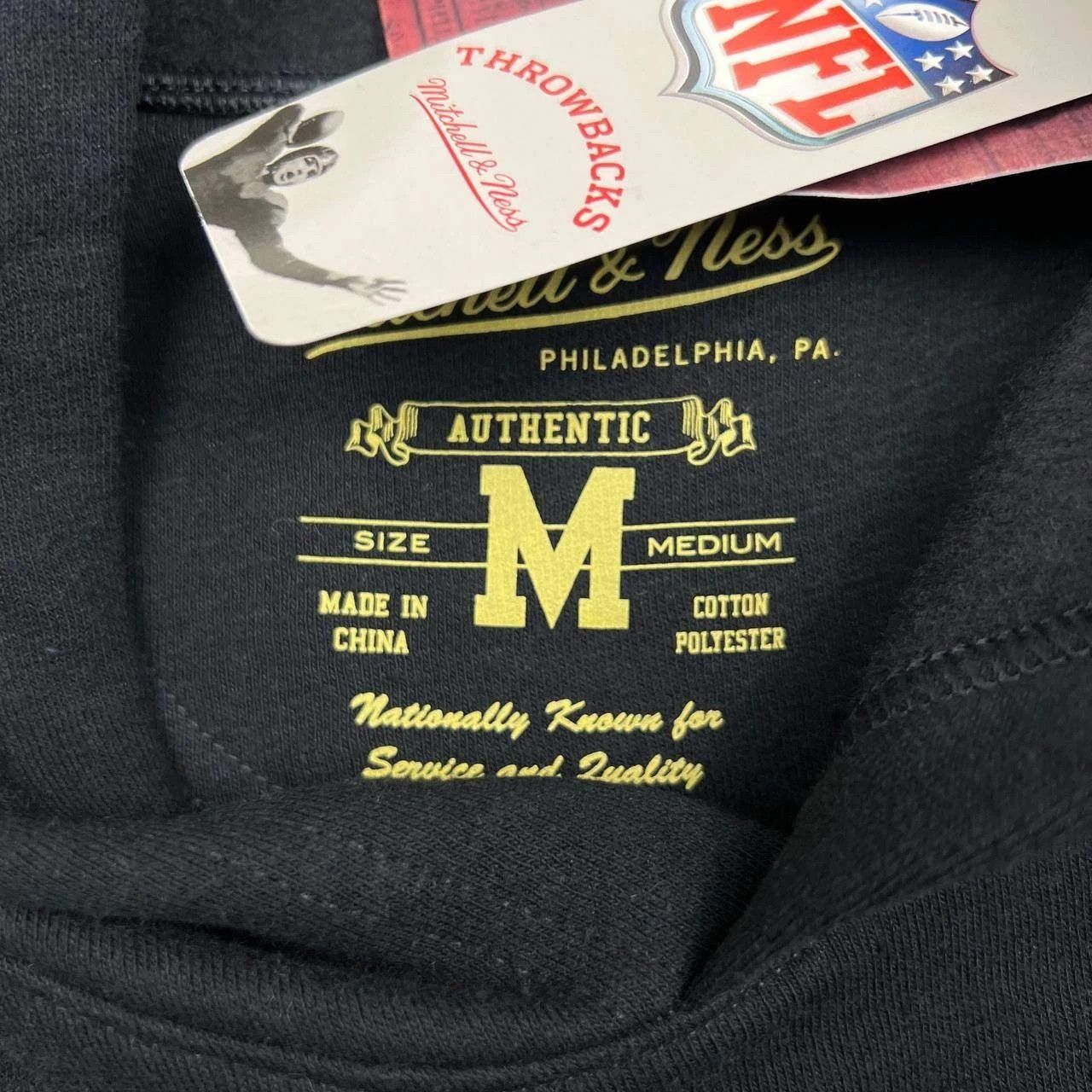 Mitchell & Ness San Francisco 49ers Hoodie Men Black NFL Pullover New M Size US M / EU 48-50 / 2 - 2 Thumbnail